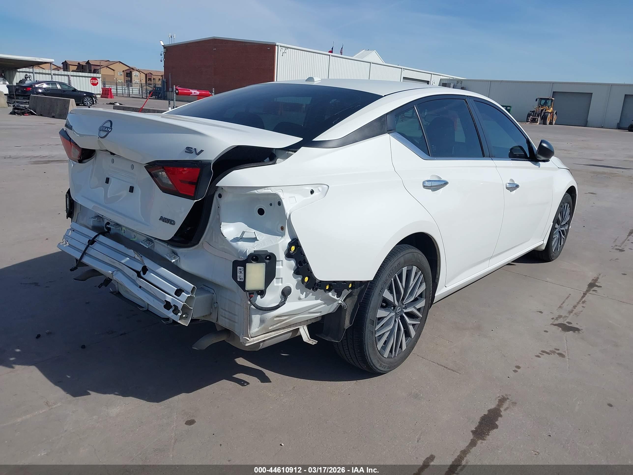 NISSAN ALTIMA image 4