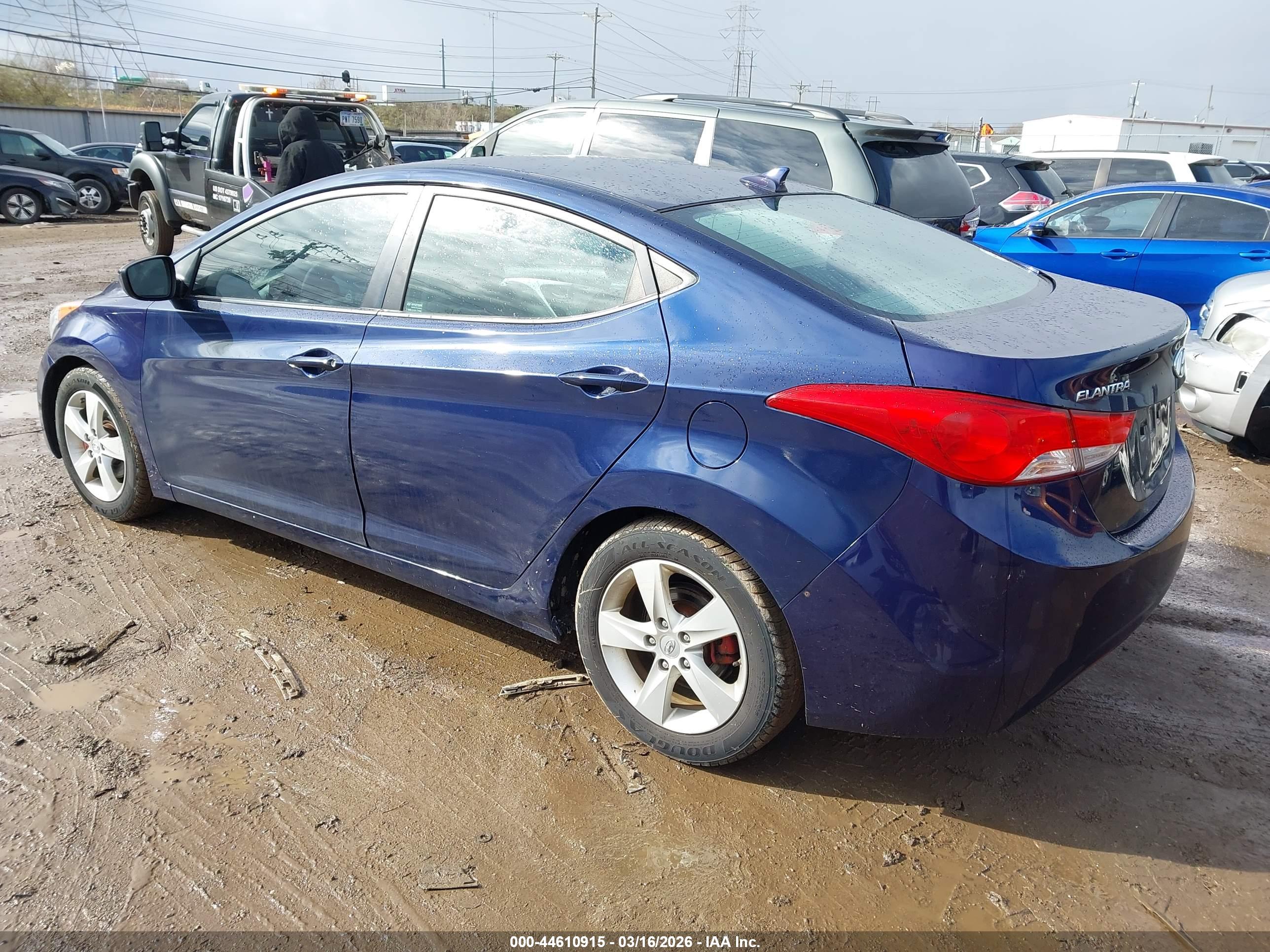 HYUNDAI ELANTRA image 3