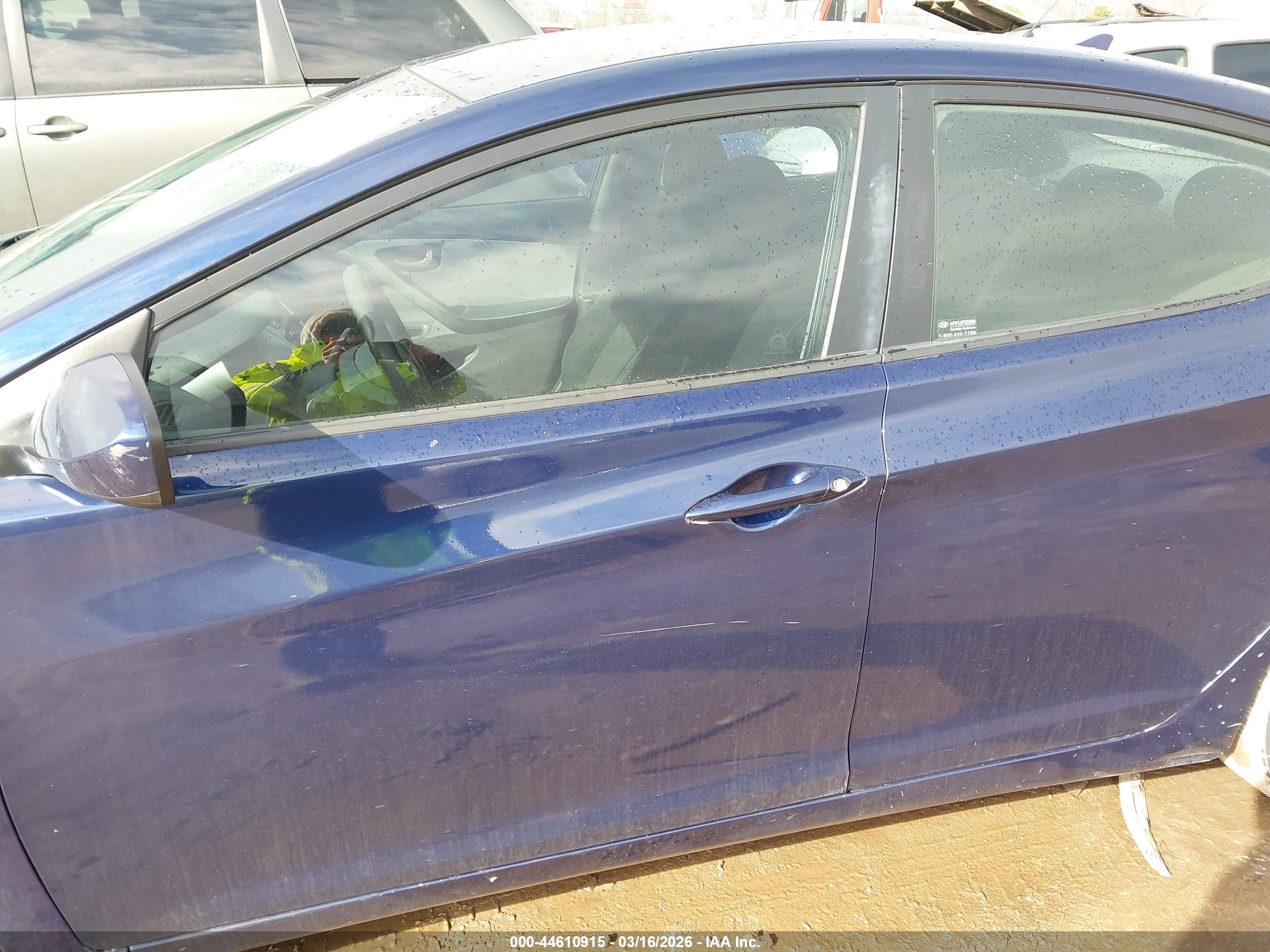 HYUNDAI ELANTRA image 6