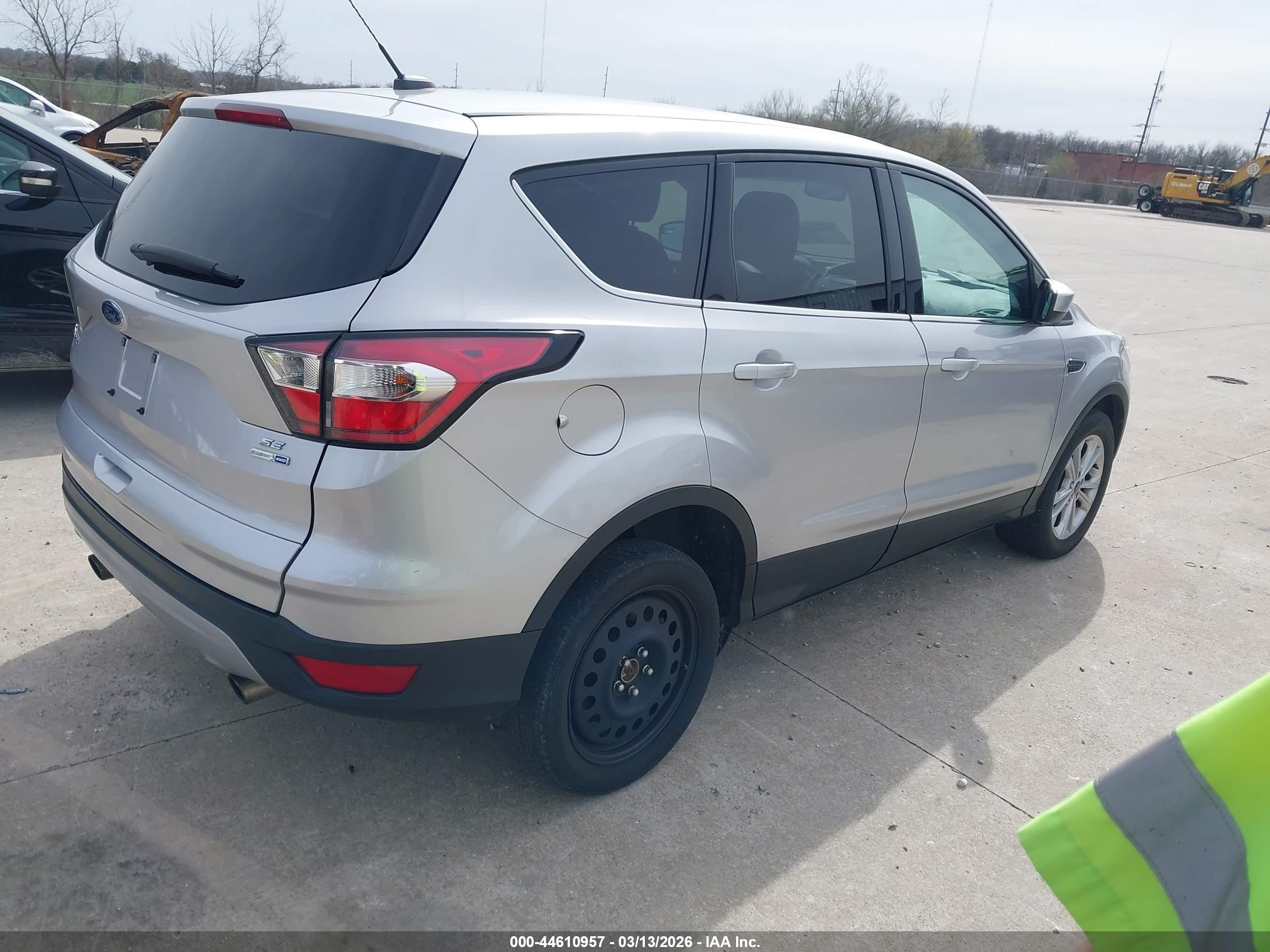 FORD ESCAPE image 4