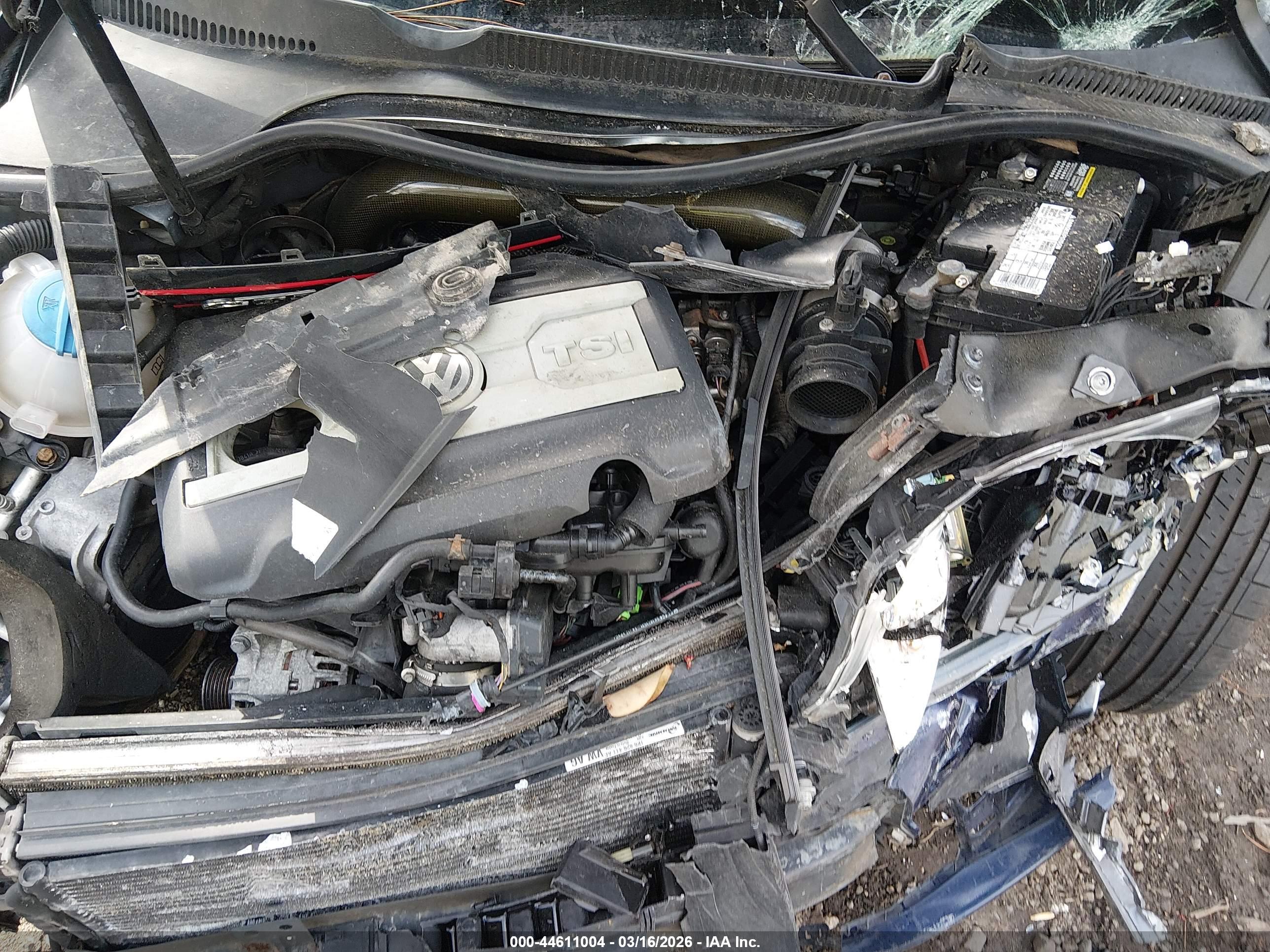 VOLKSWAGEN GTI image 10