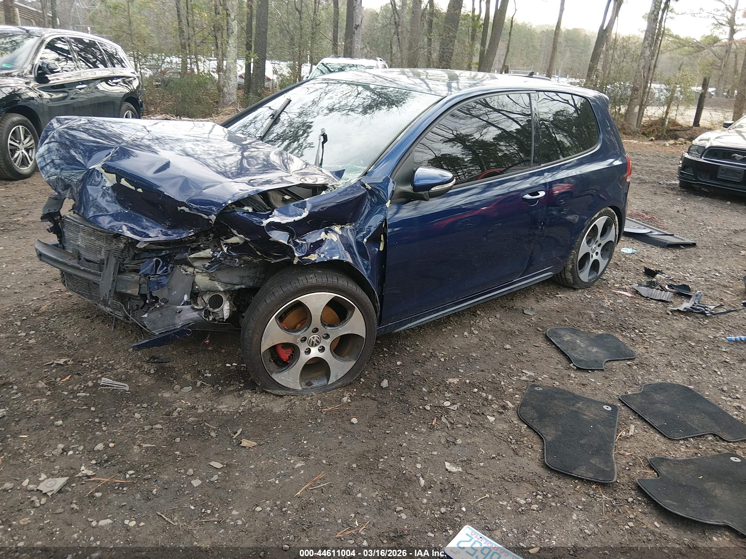 VOLKSWAGEN GTI image 2