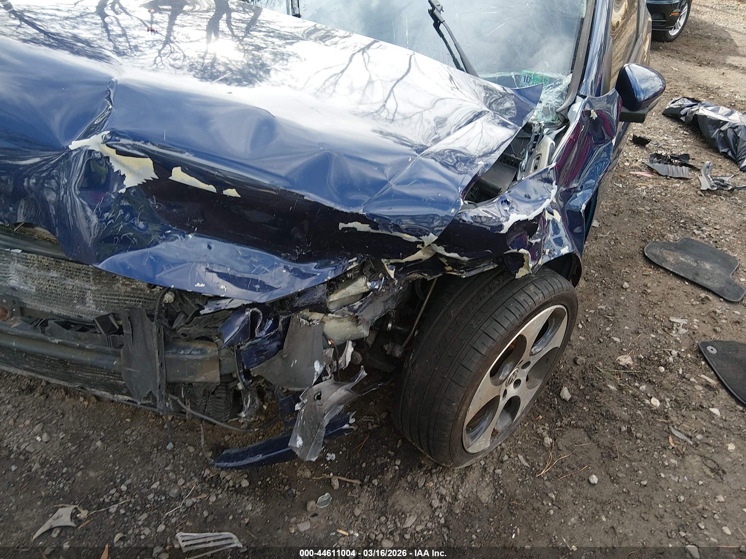 VOLKSWAGEN GTI image 6