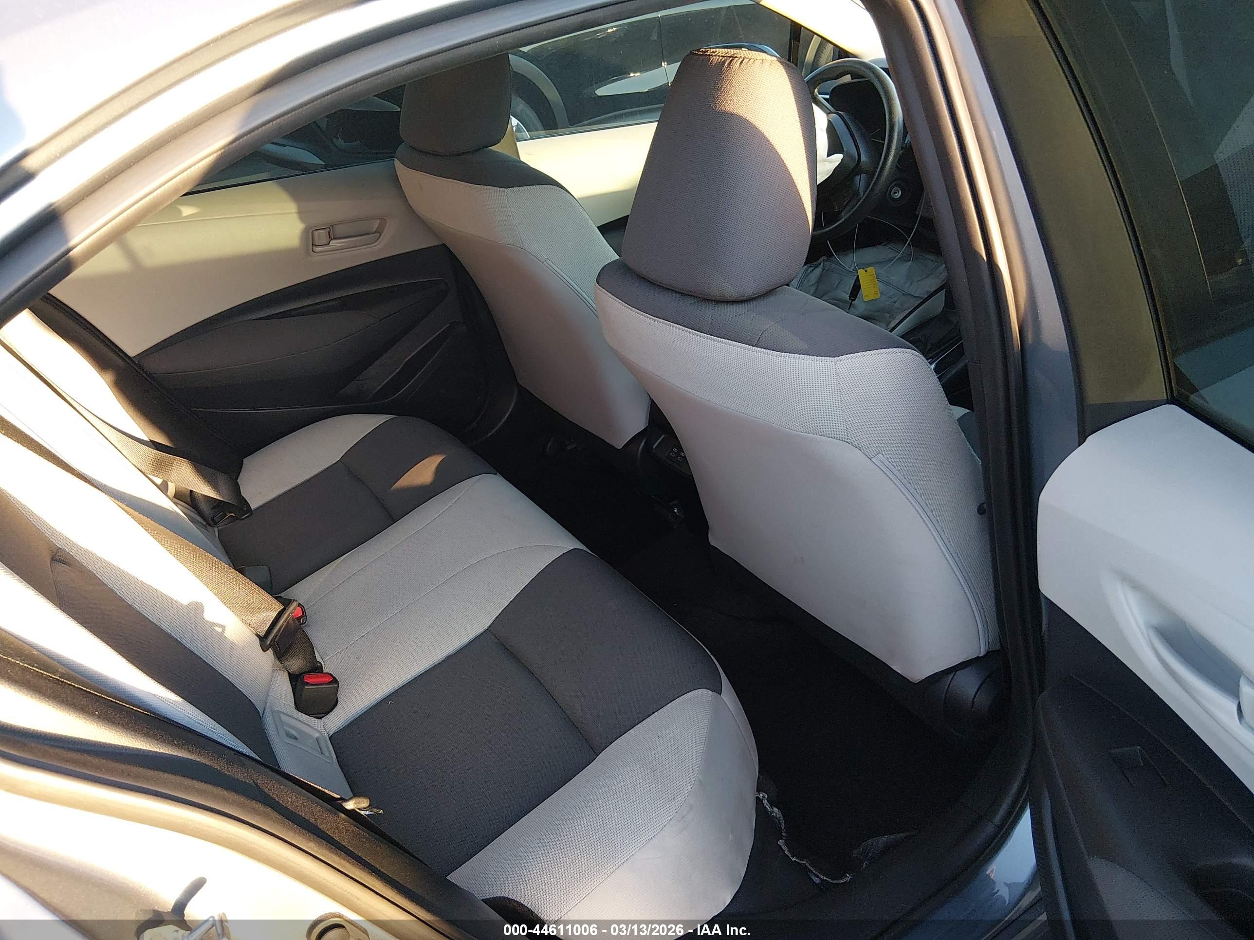 TOYOTA COROLLA image 8