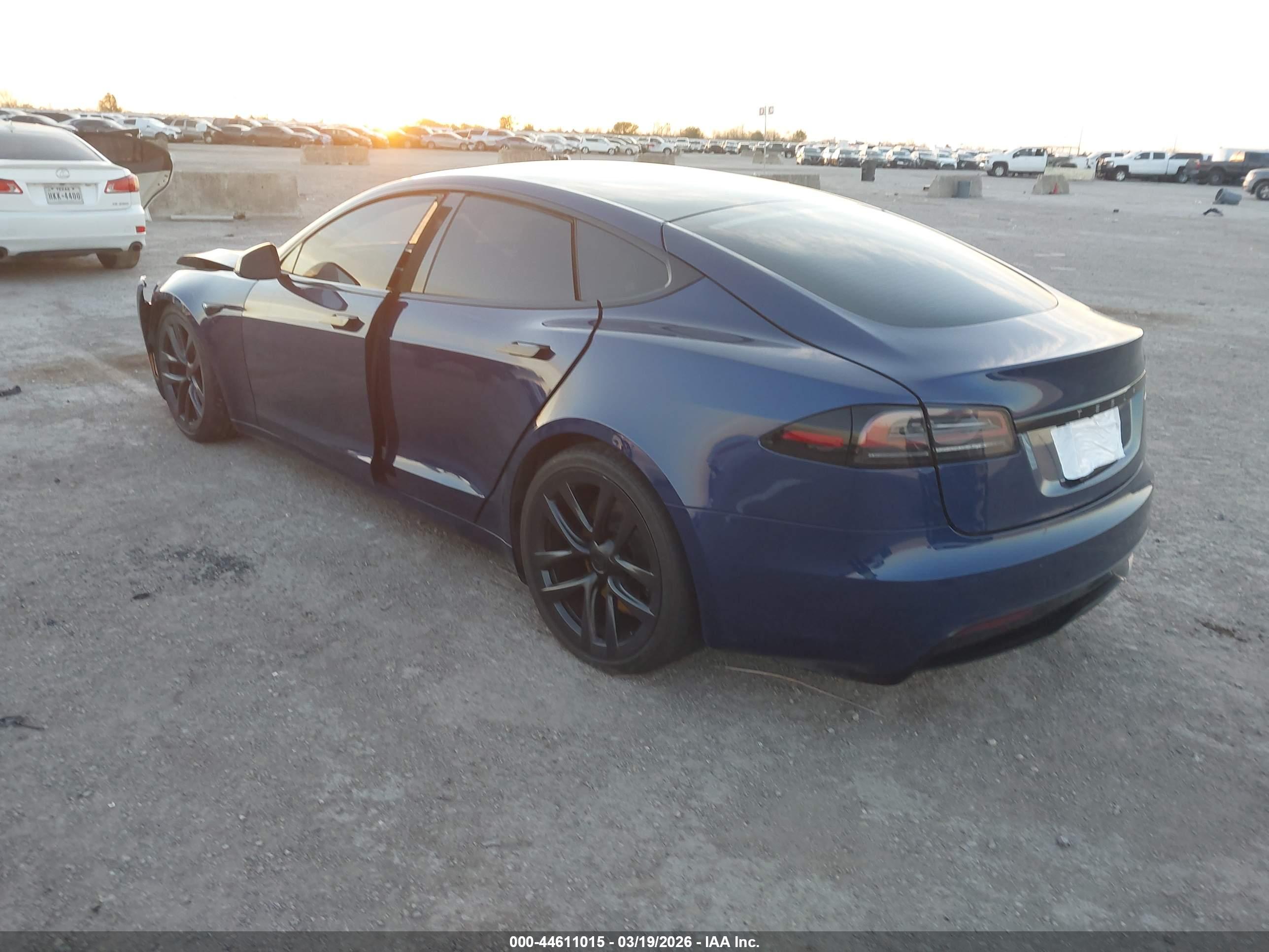 TESLA MODEL image 3
