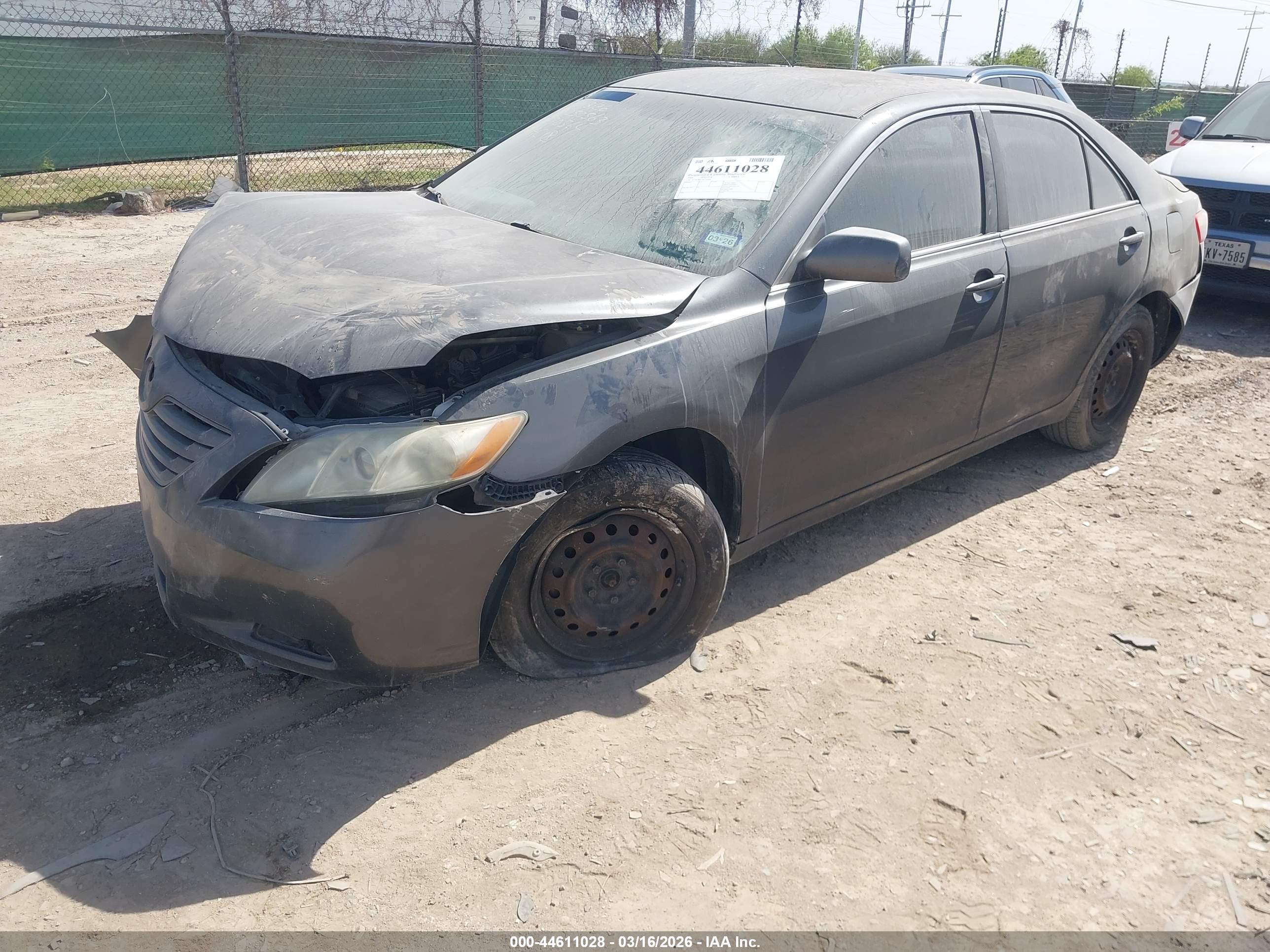 TOYOTA CAMRY image 2