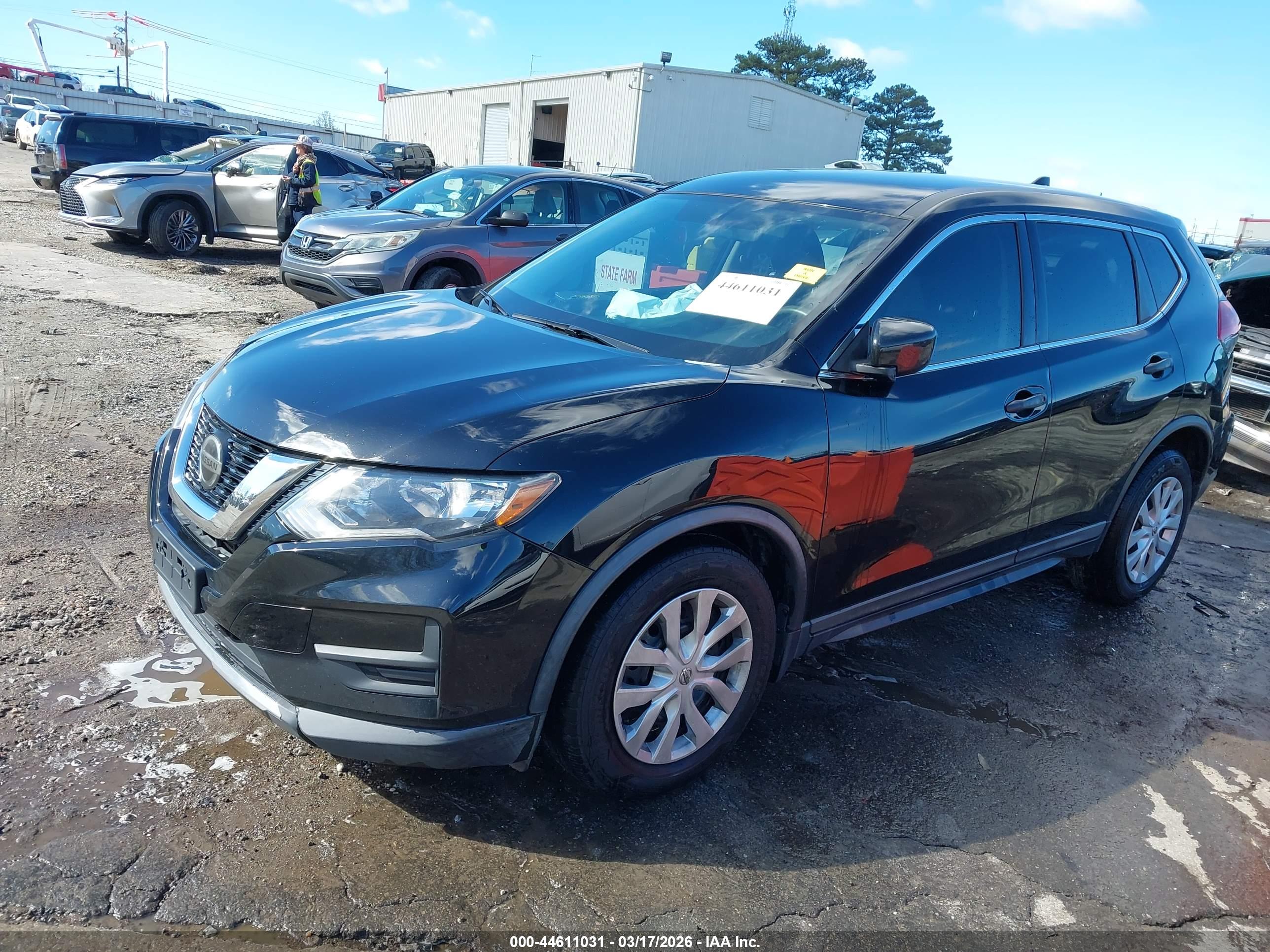 NISSAN ROGUE image 2