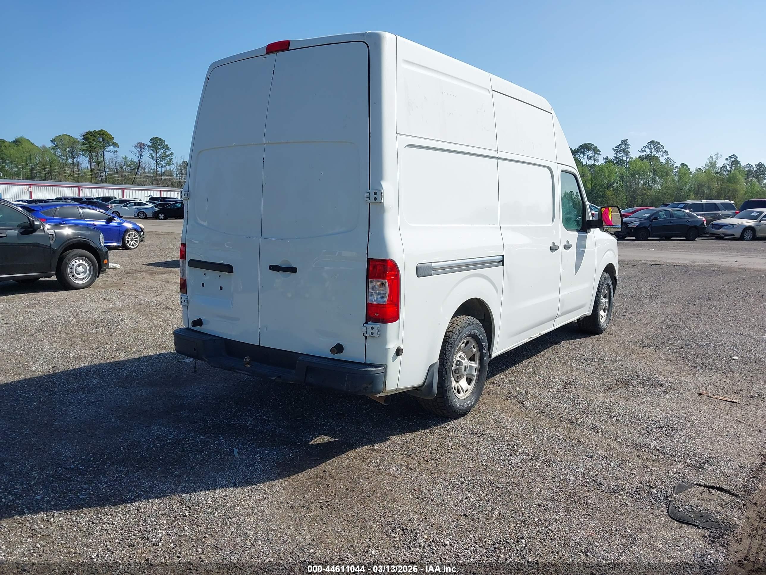 NISSAN NV image 4