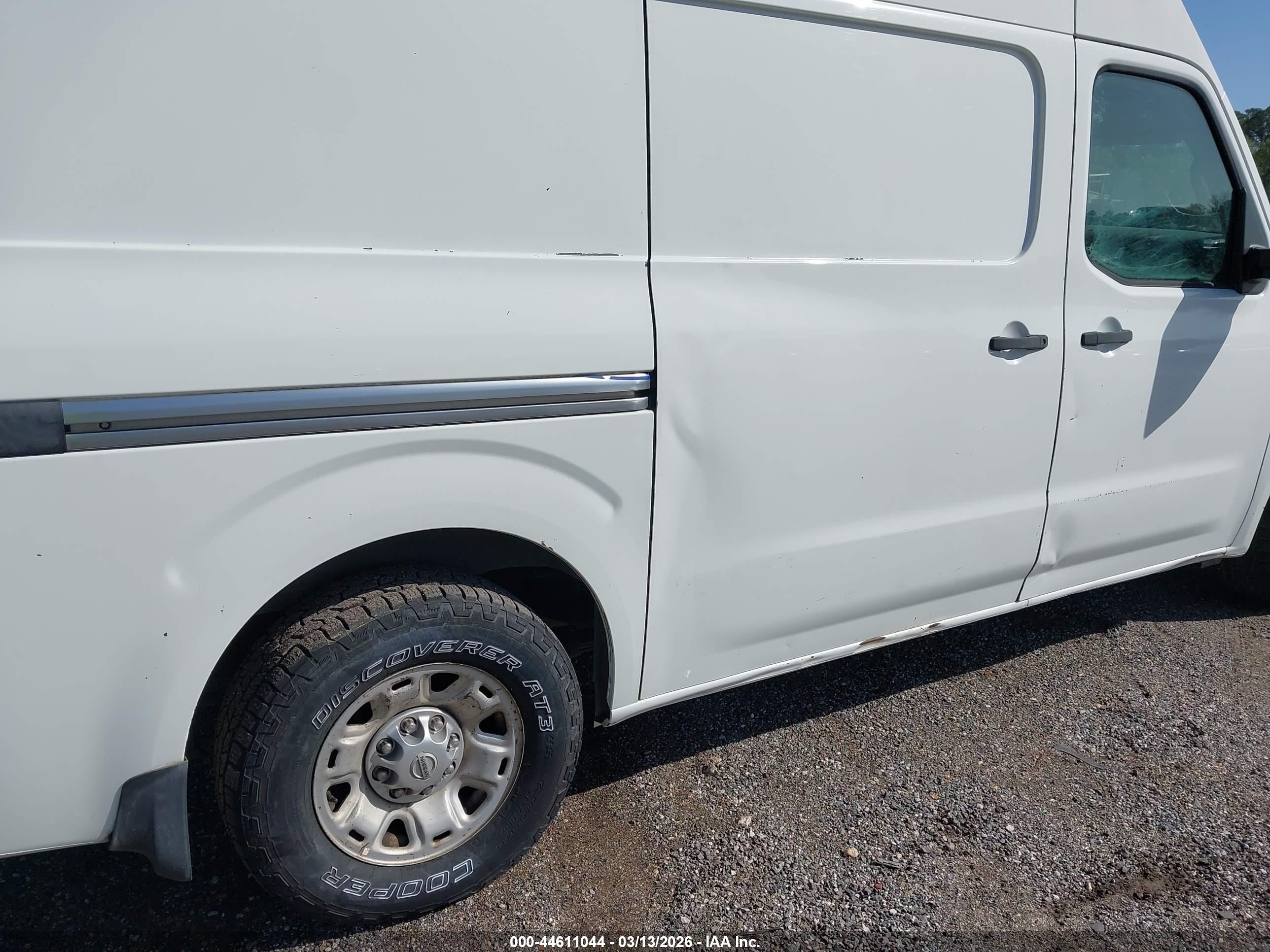 NISSAN NV image 6