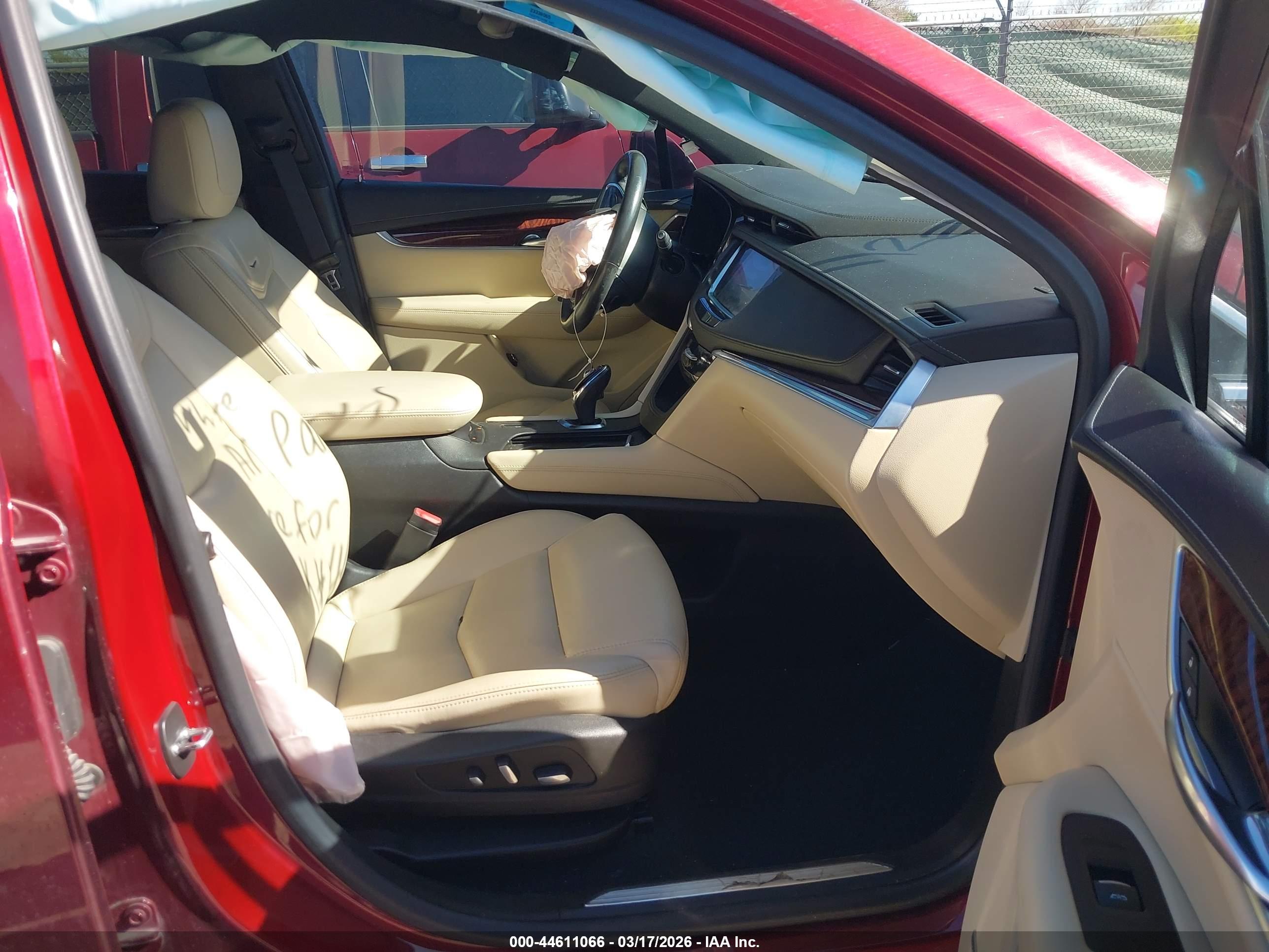 CADILLAC XT5 image 5
