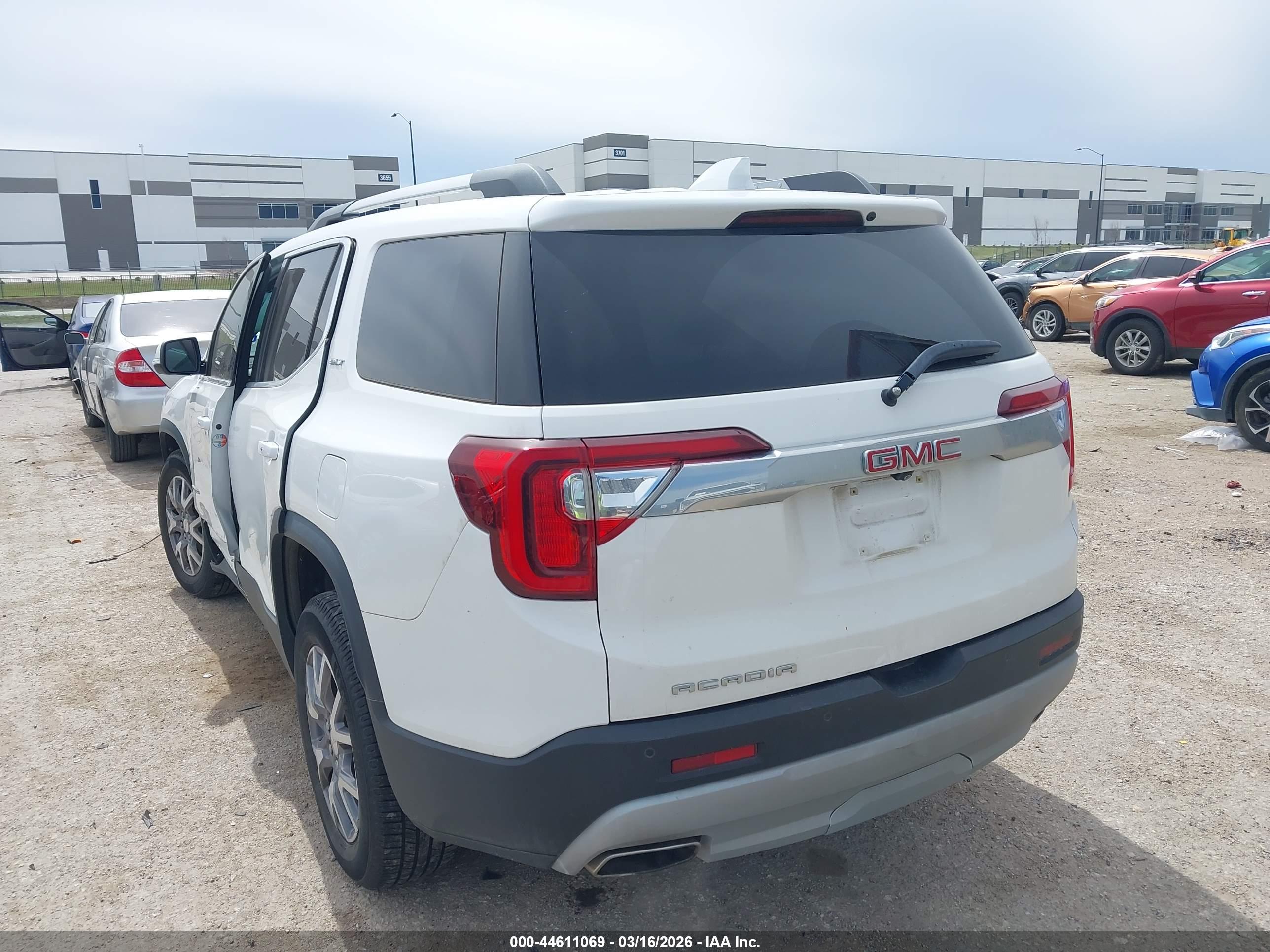 GMC ACADIA image 3