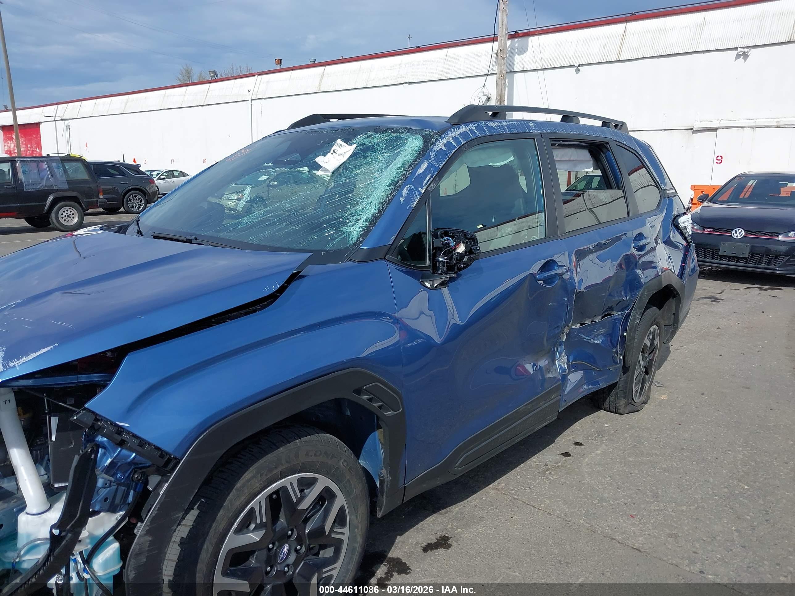 SUBARU FORESTER image 6