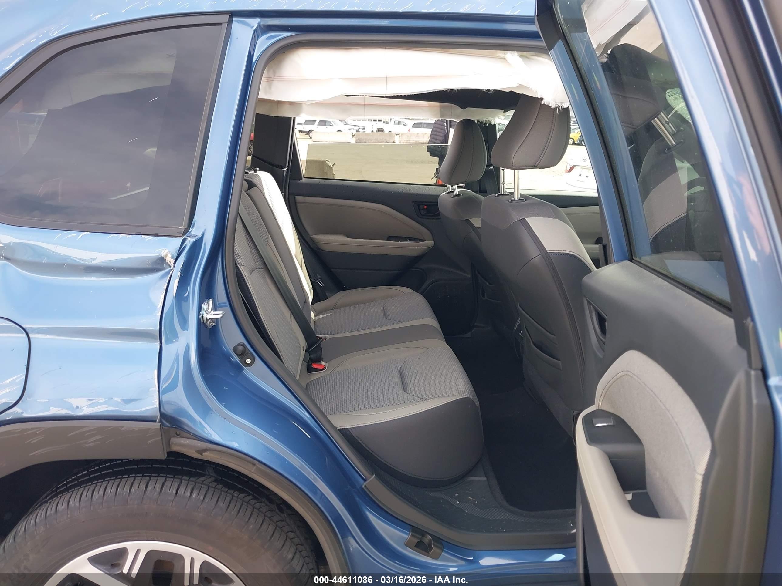SUBARU FORESTER image 8