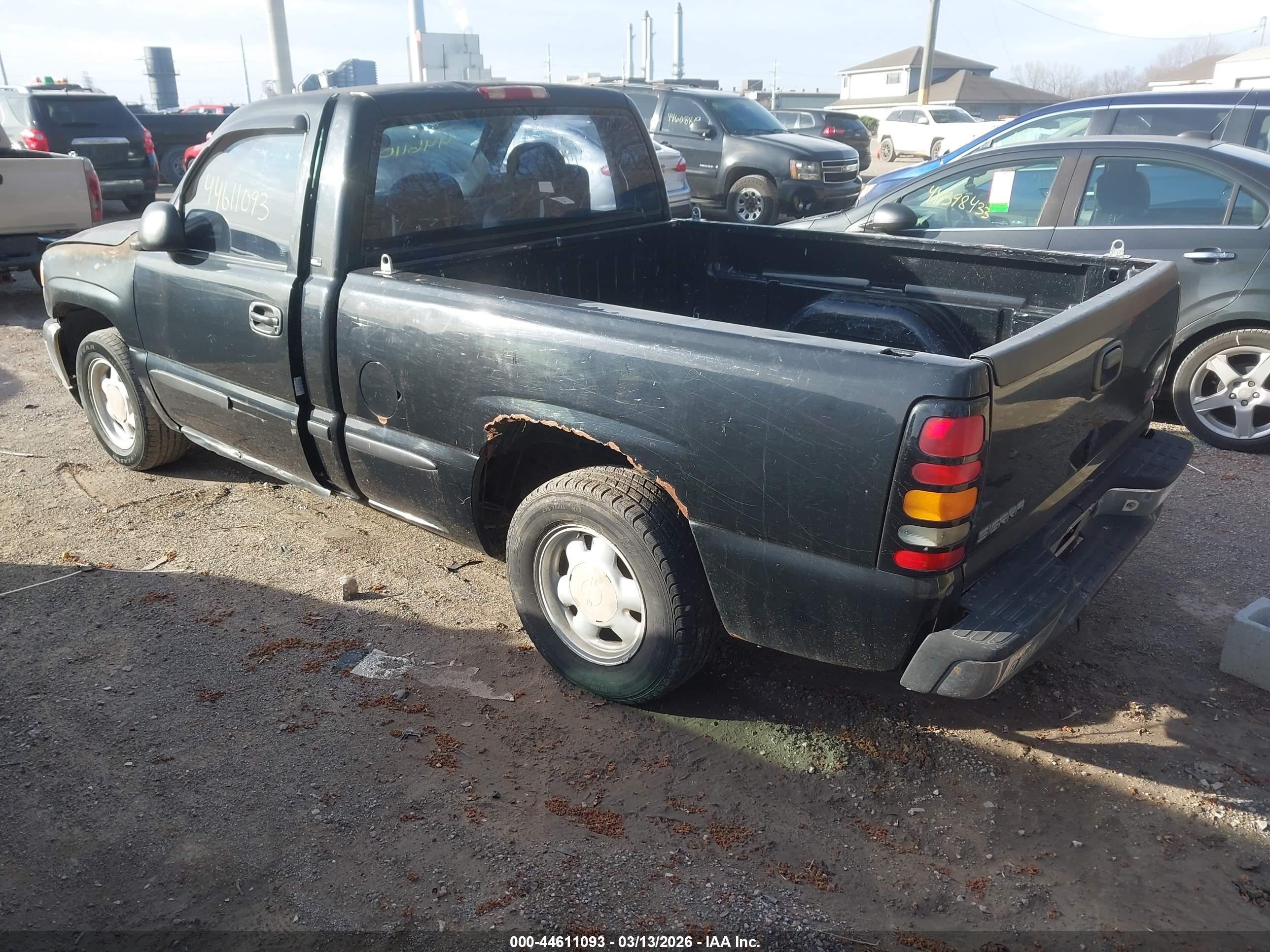 GMC SIERRA image 3