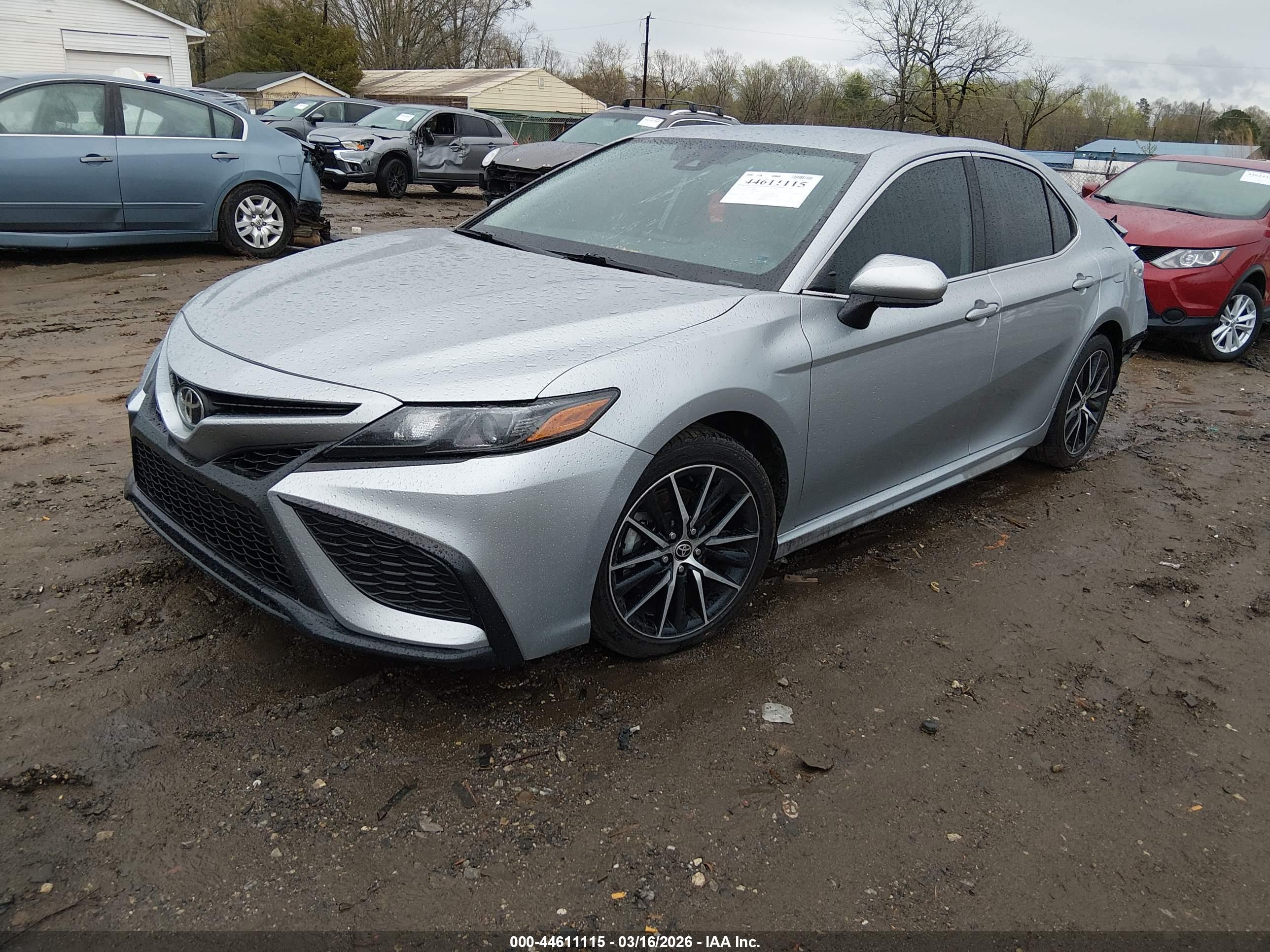 TOYOTA CAMRY image 2
