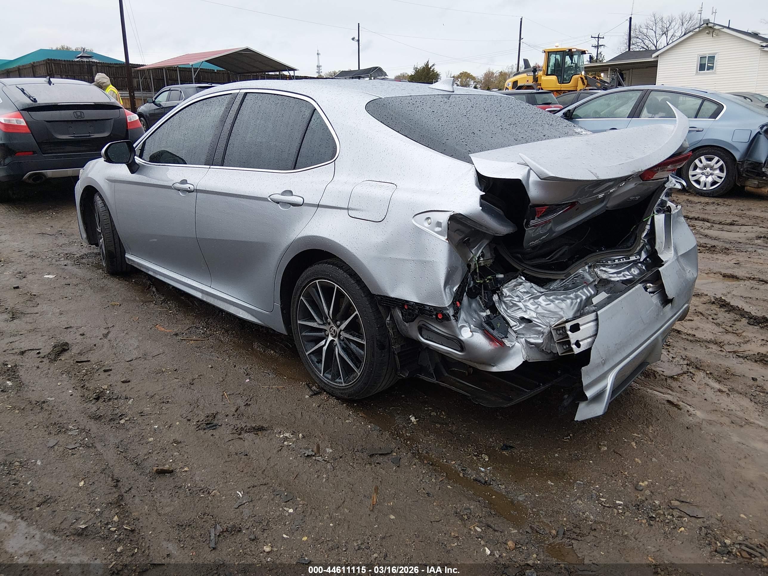 TOYOTA CAMRY image 3