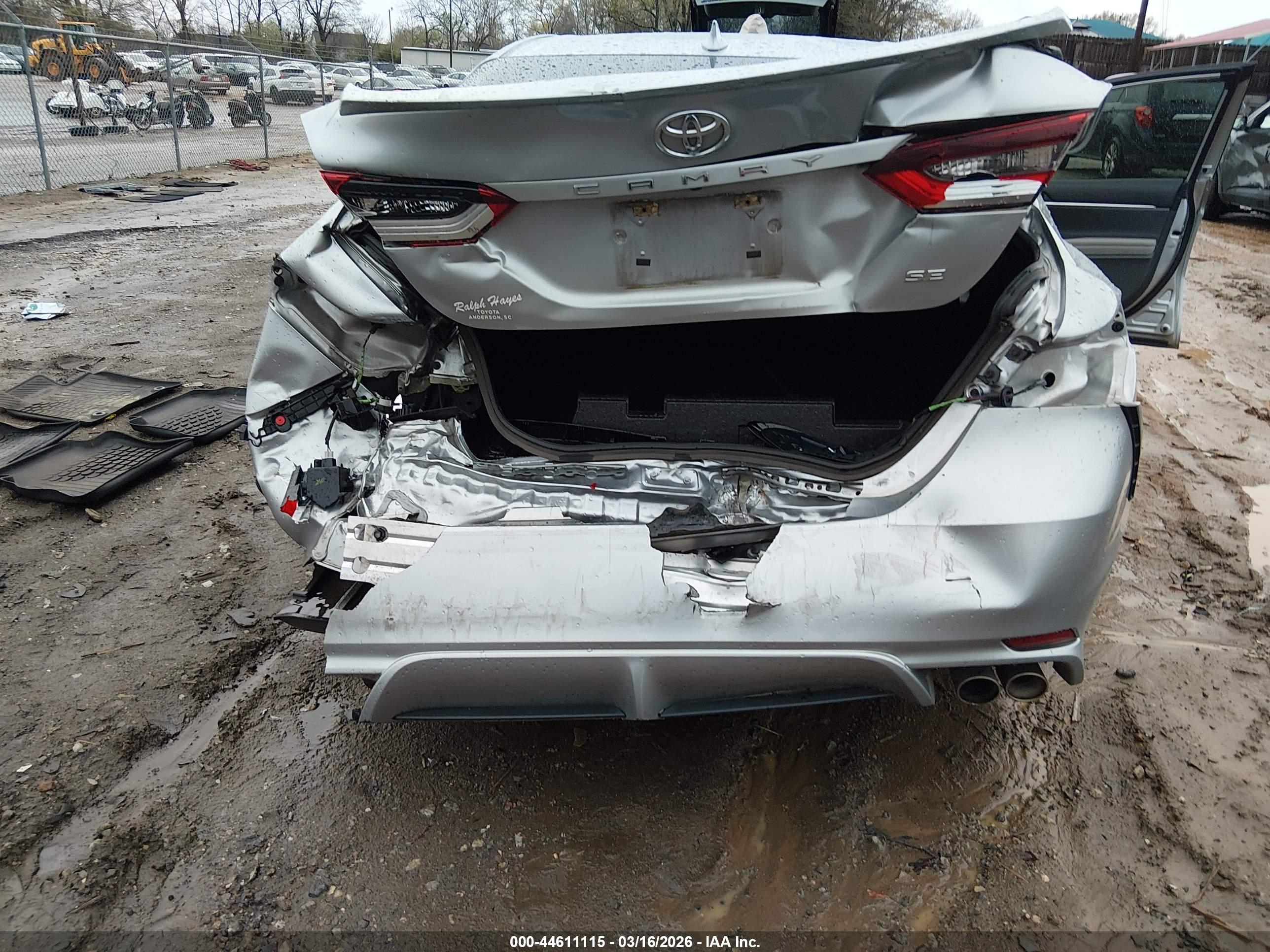 TOYOTA CAMRY image 6