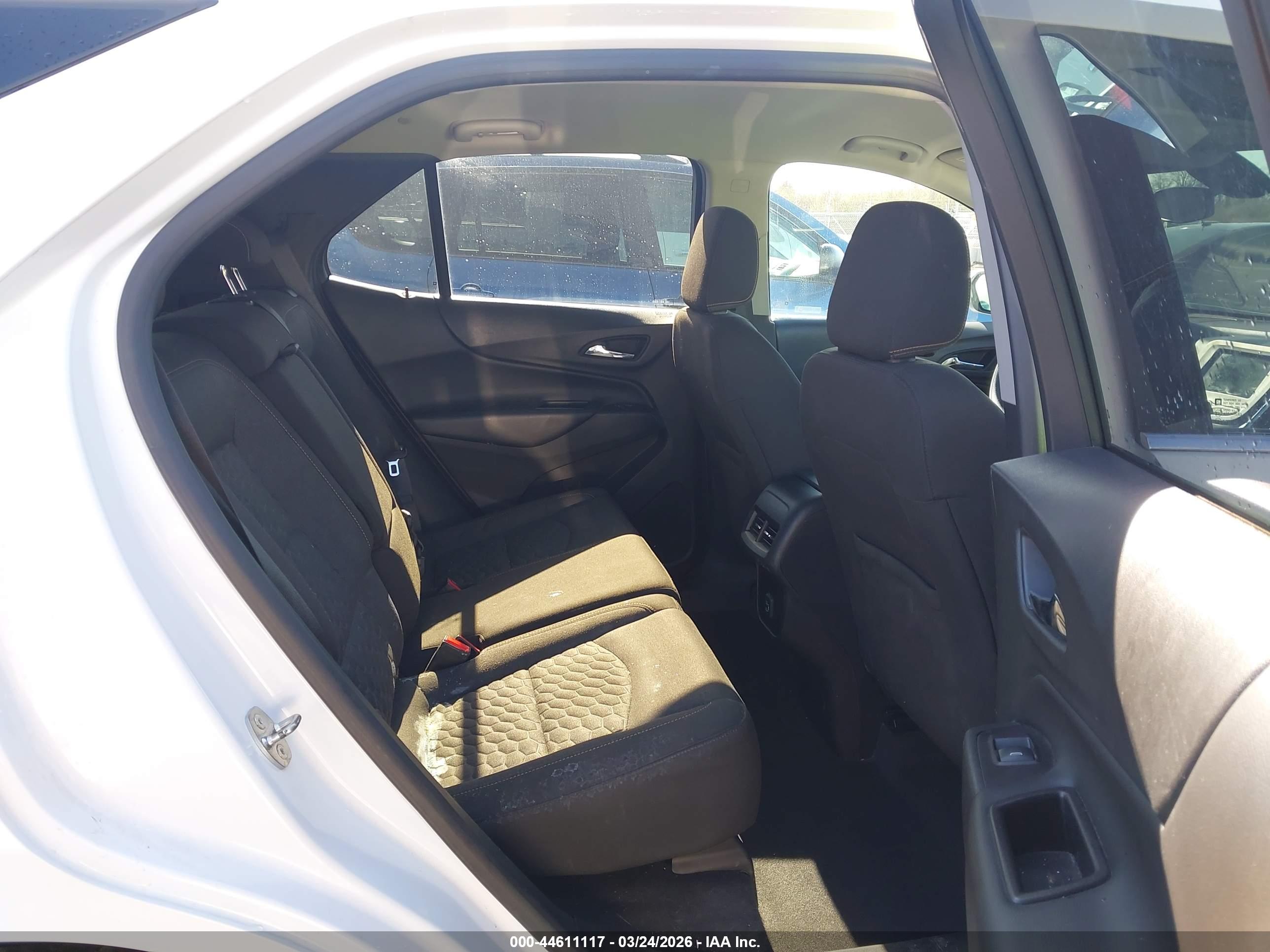 CHEVROLET EQUINOX image 8