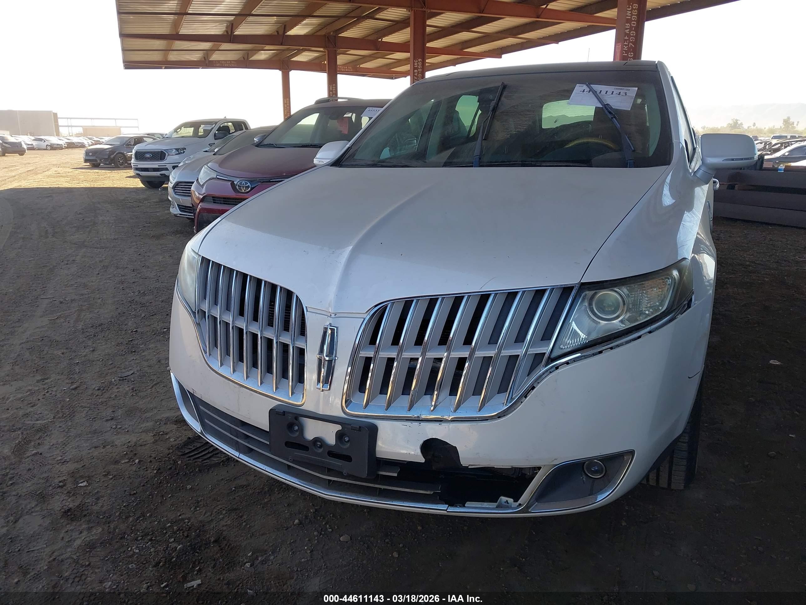 LINCOLN MKT image 6