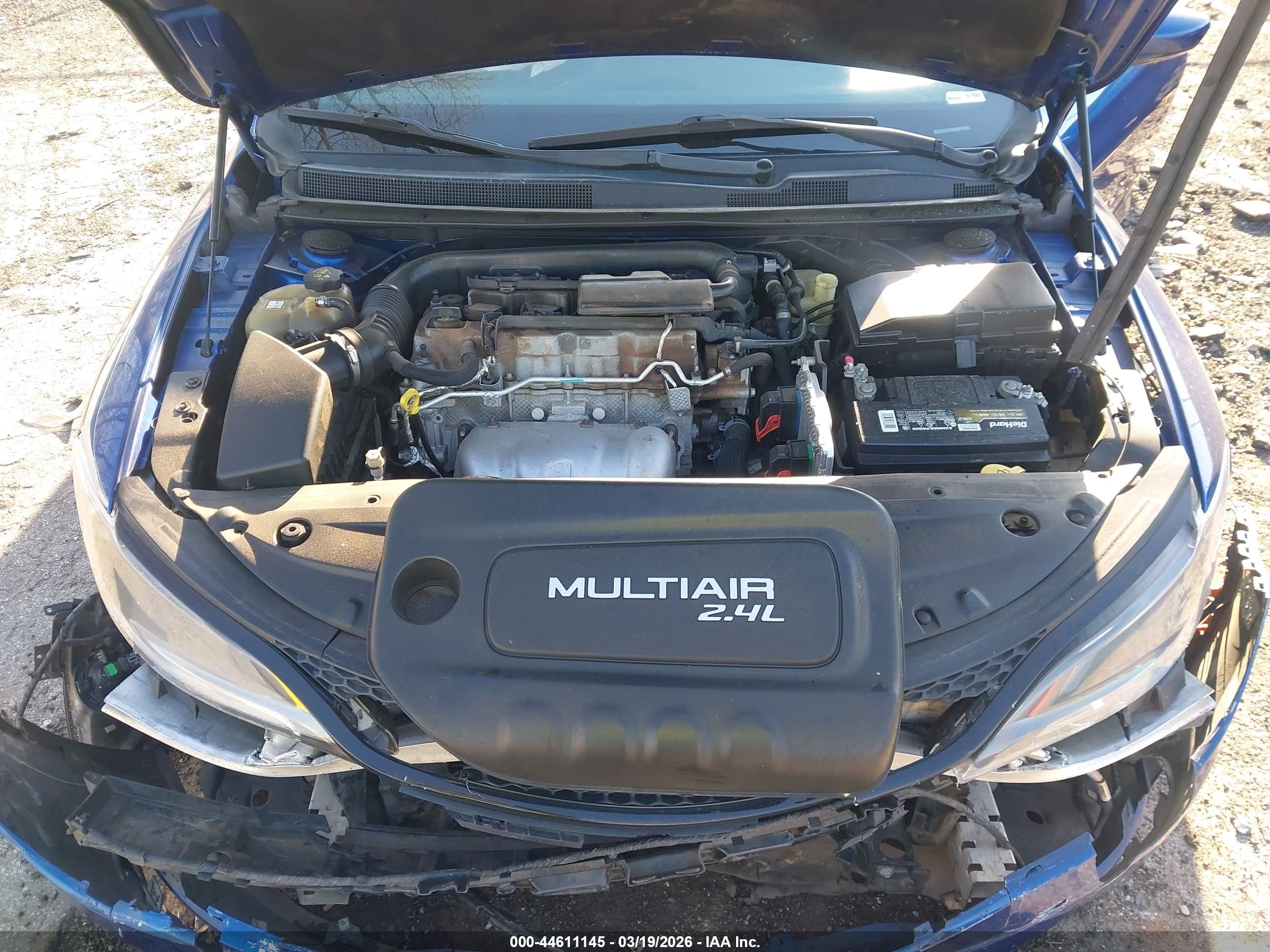 CHRYSLER 200 image 10