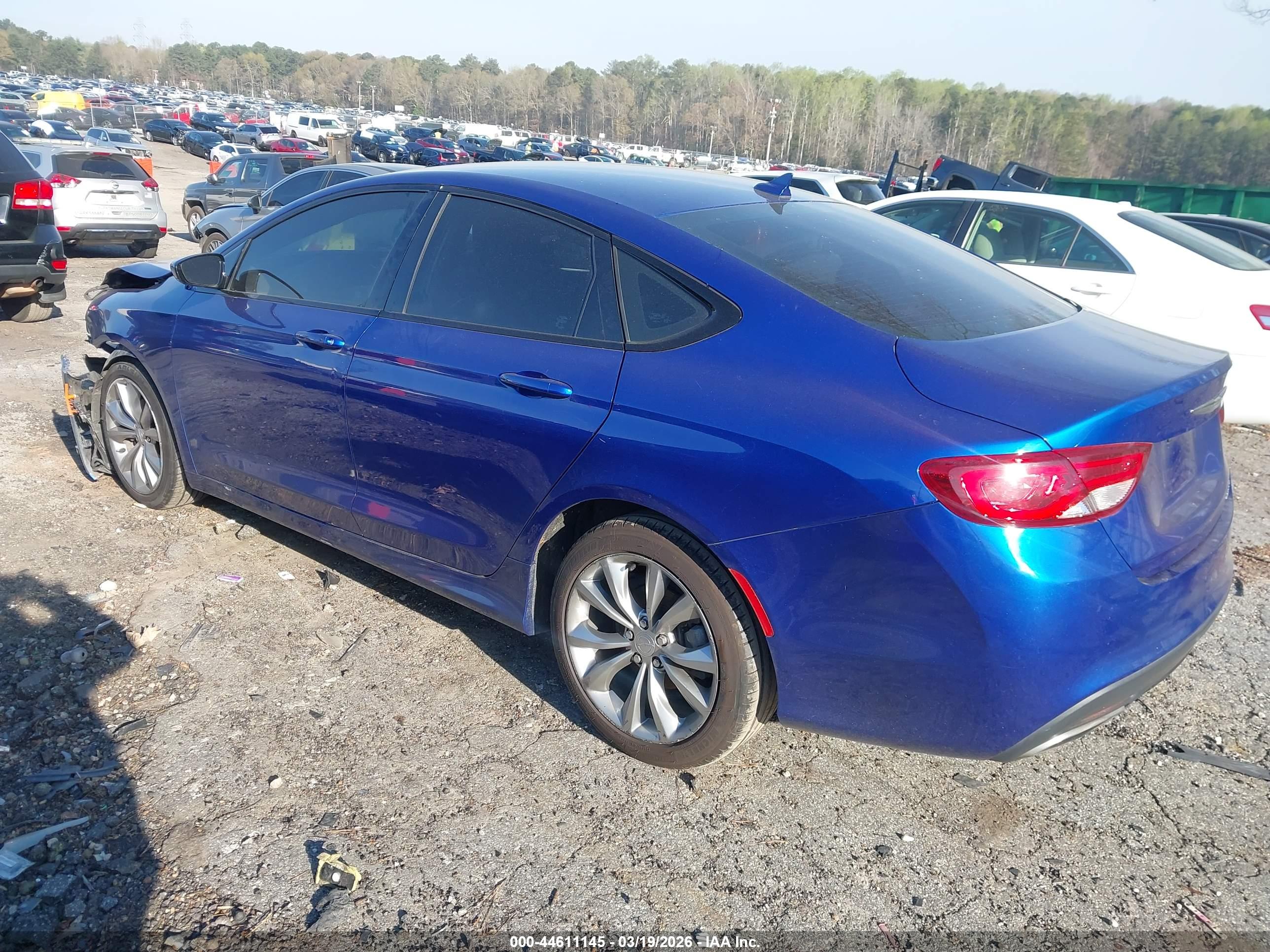 CHRYSLER 200 image 3