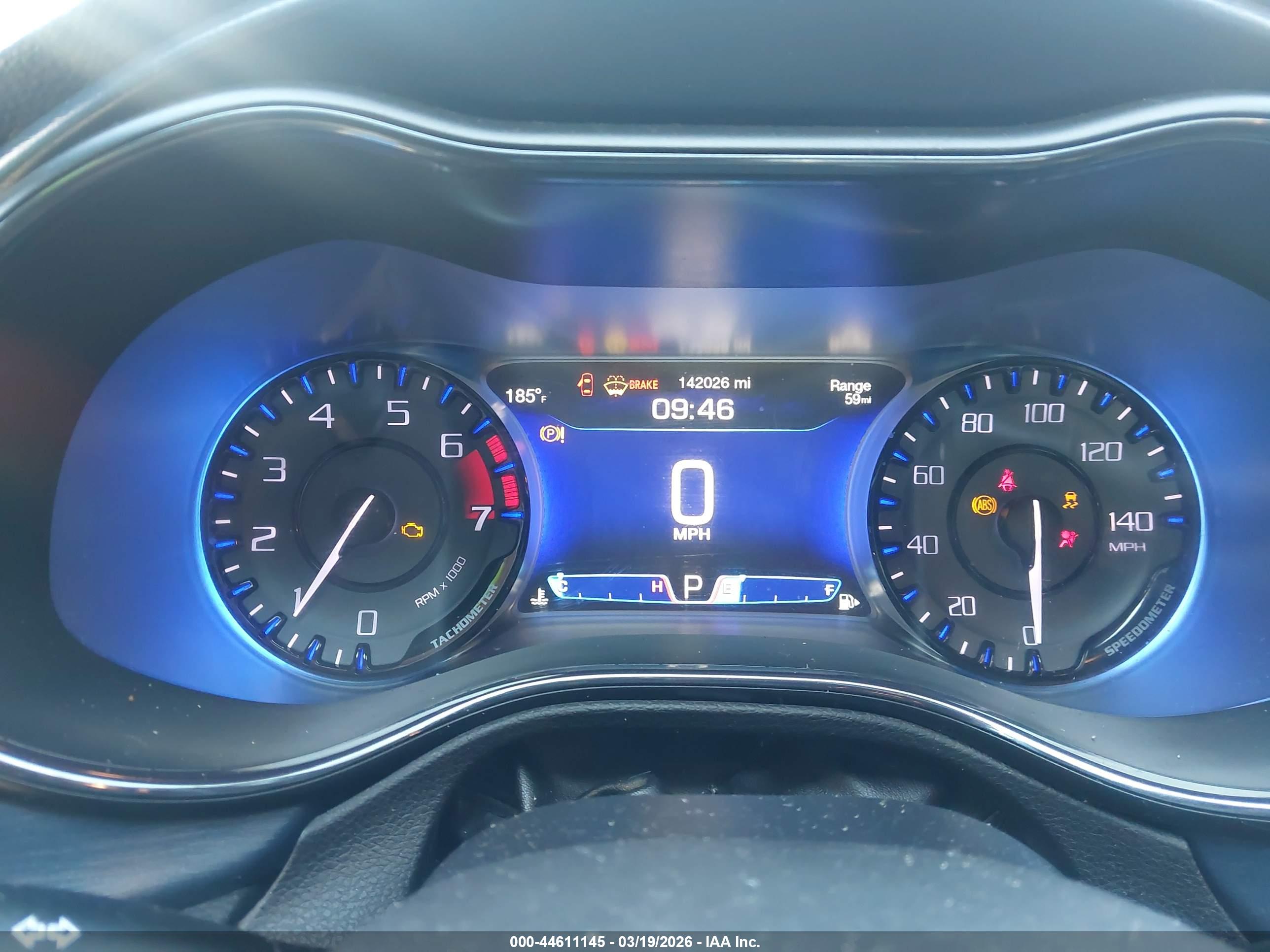 CHRYSLER 200 image 7