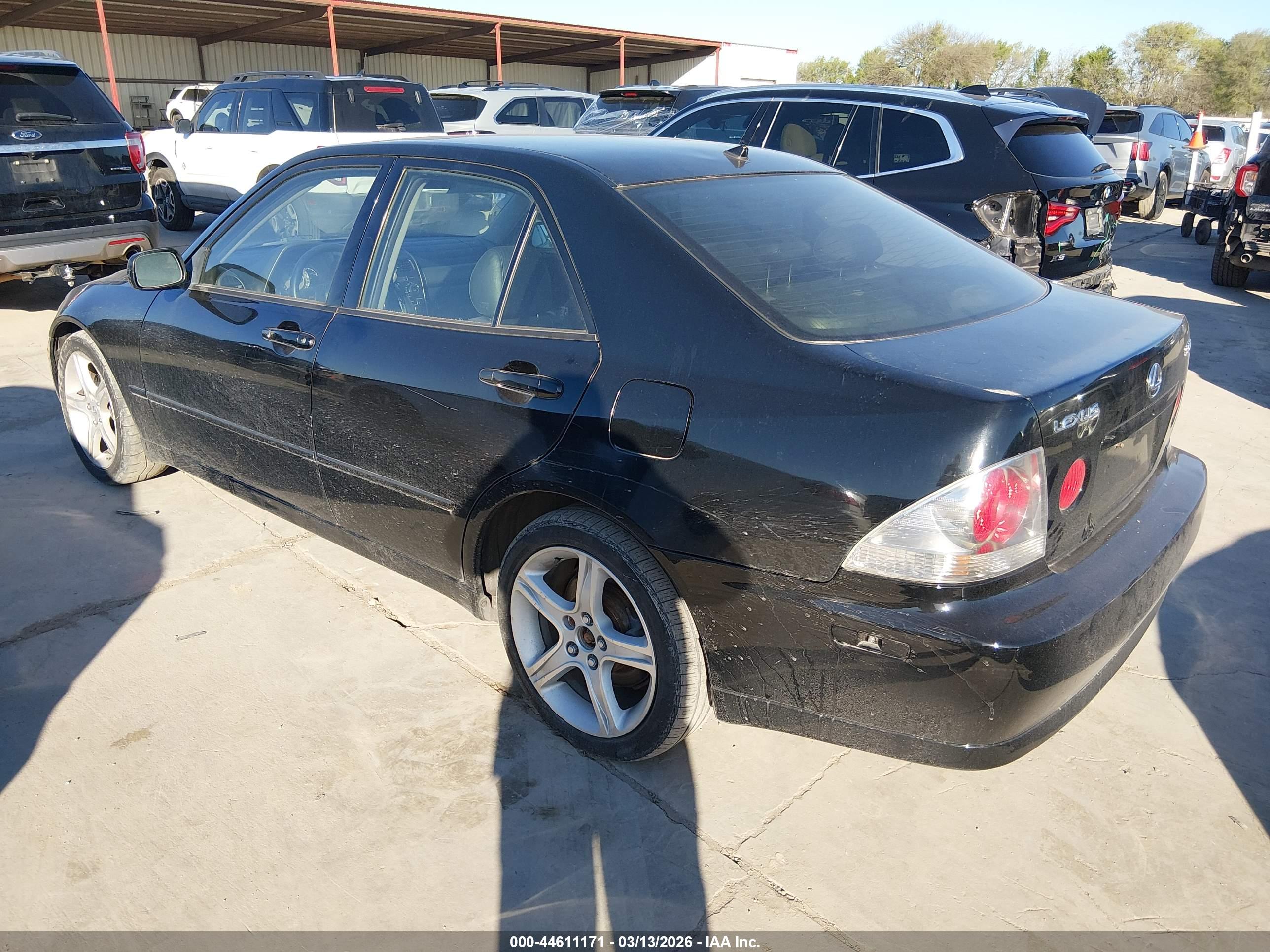 LEXUS IS image 3