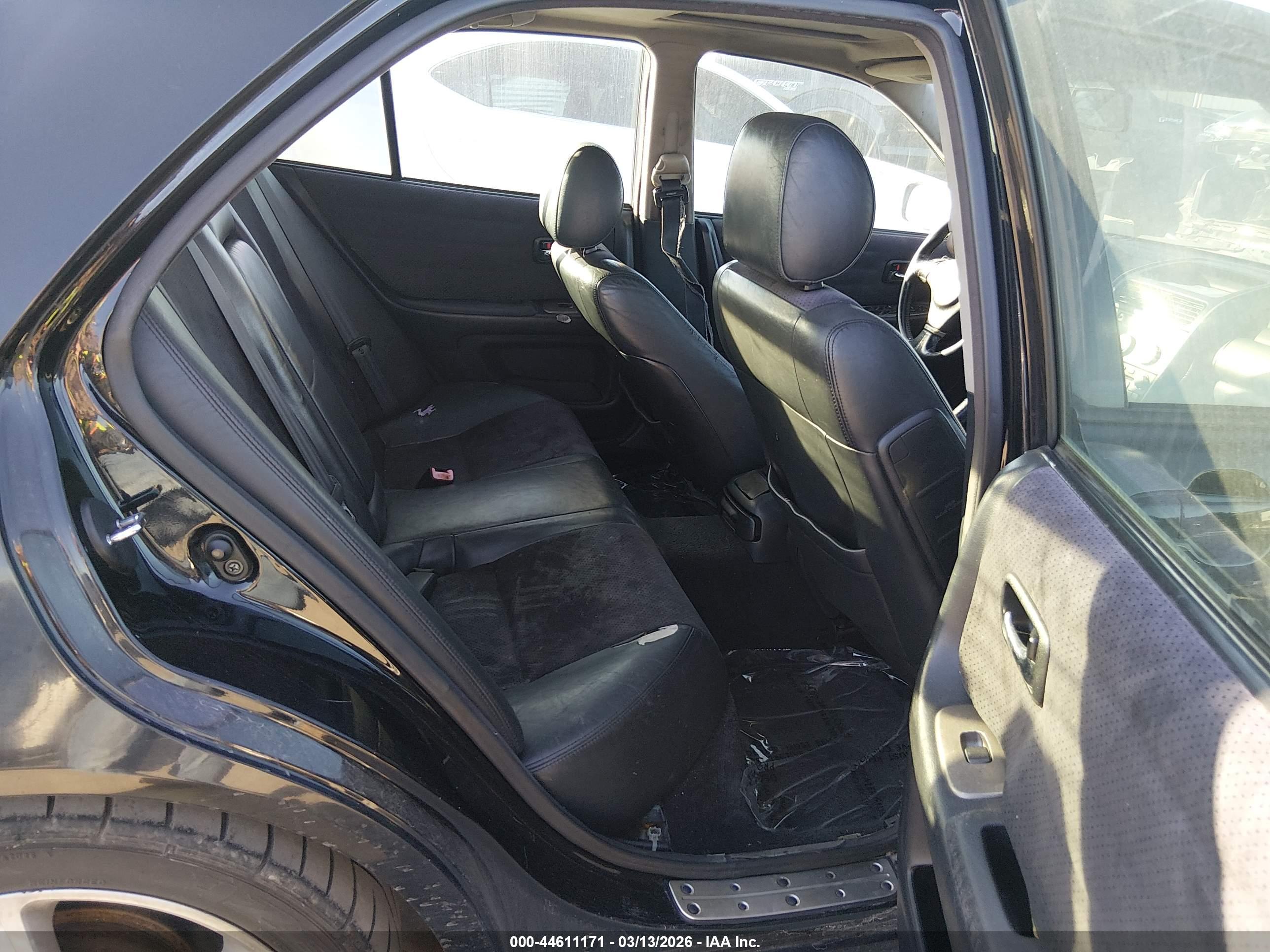 LEXUS IS image 8