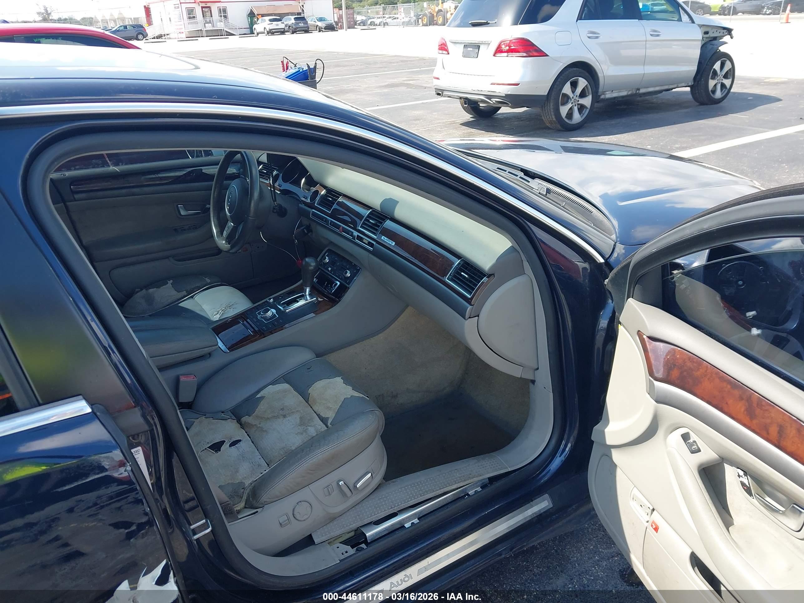 AUDI A8 image 5