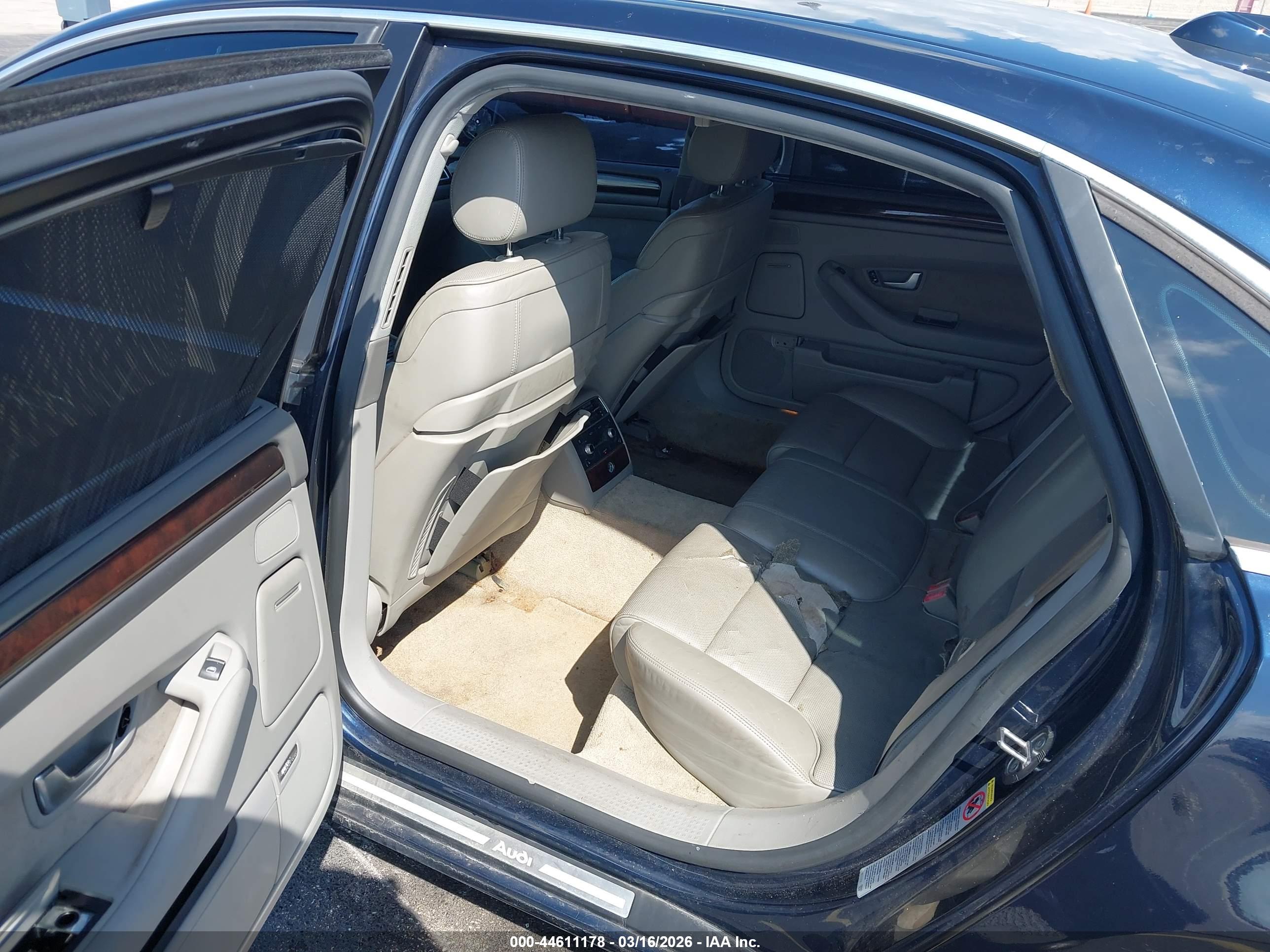 AUDI A8 image 8