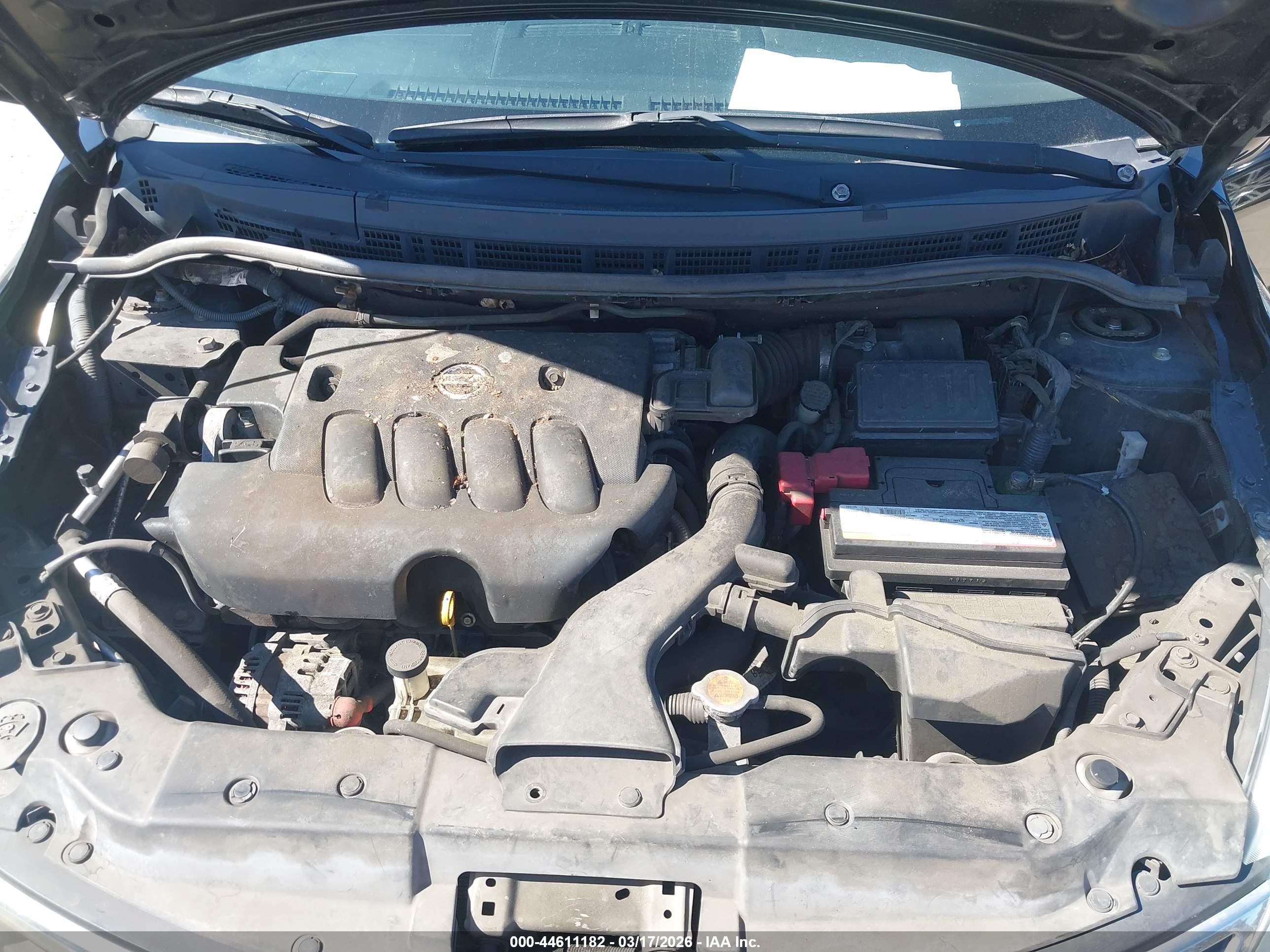NISSAN VERSA image 10