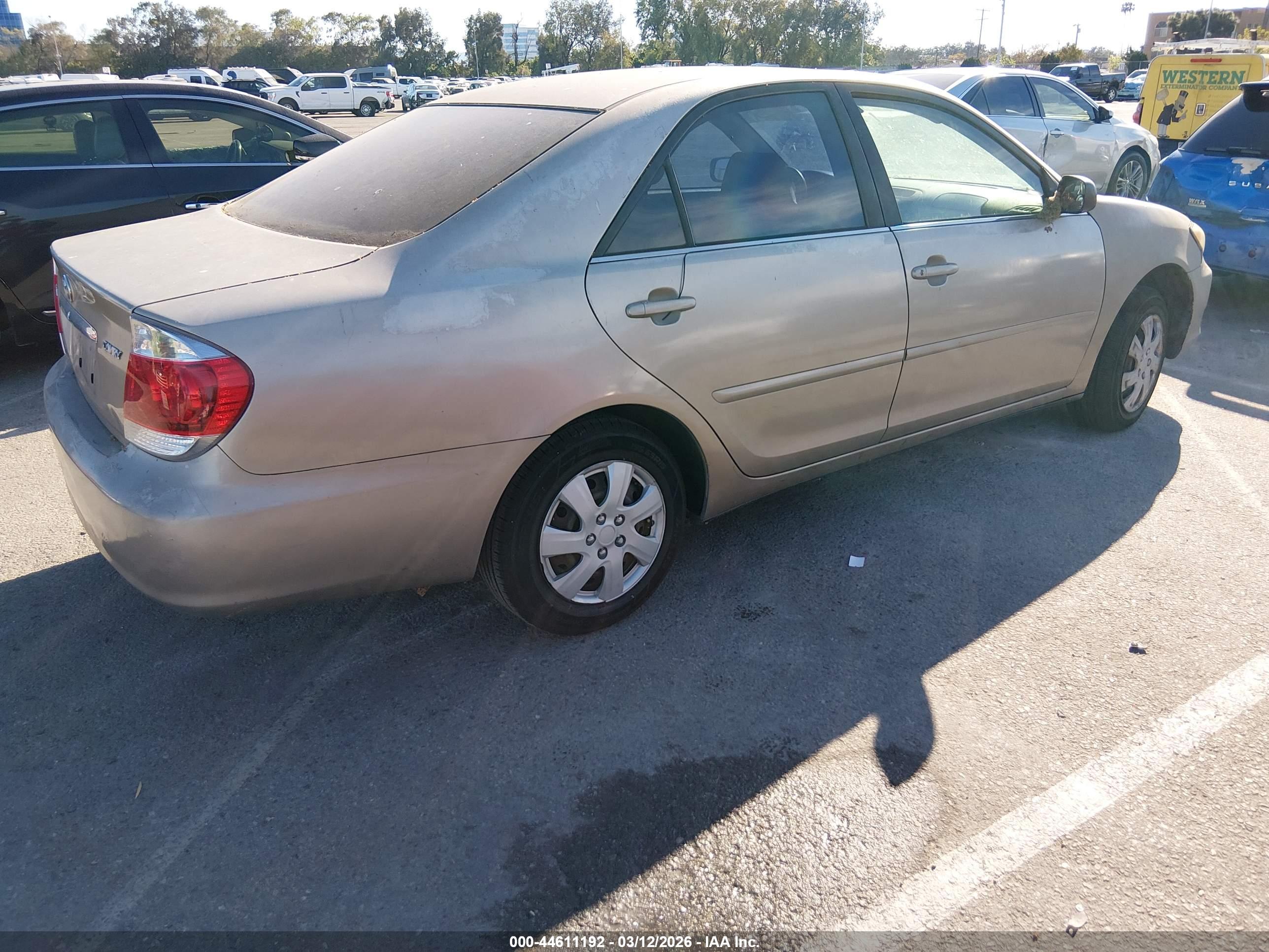 TOYOTA CAMRY image 4