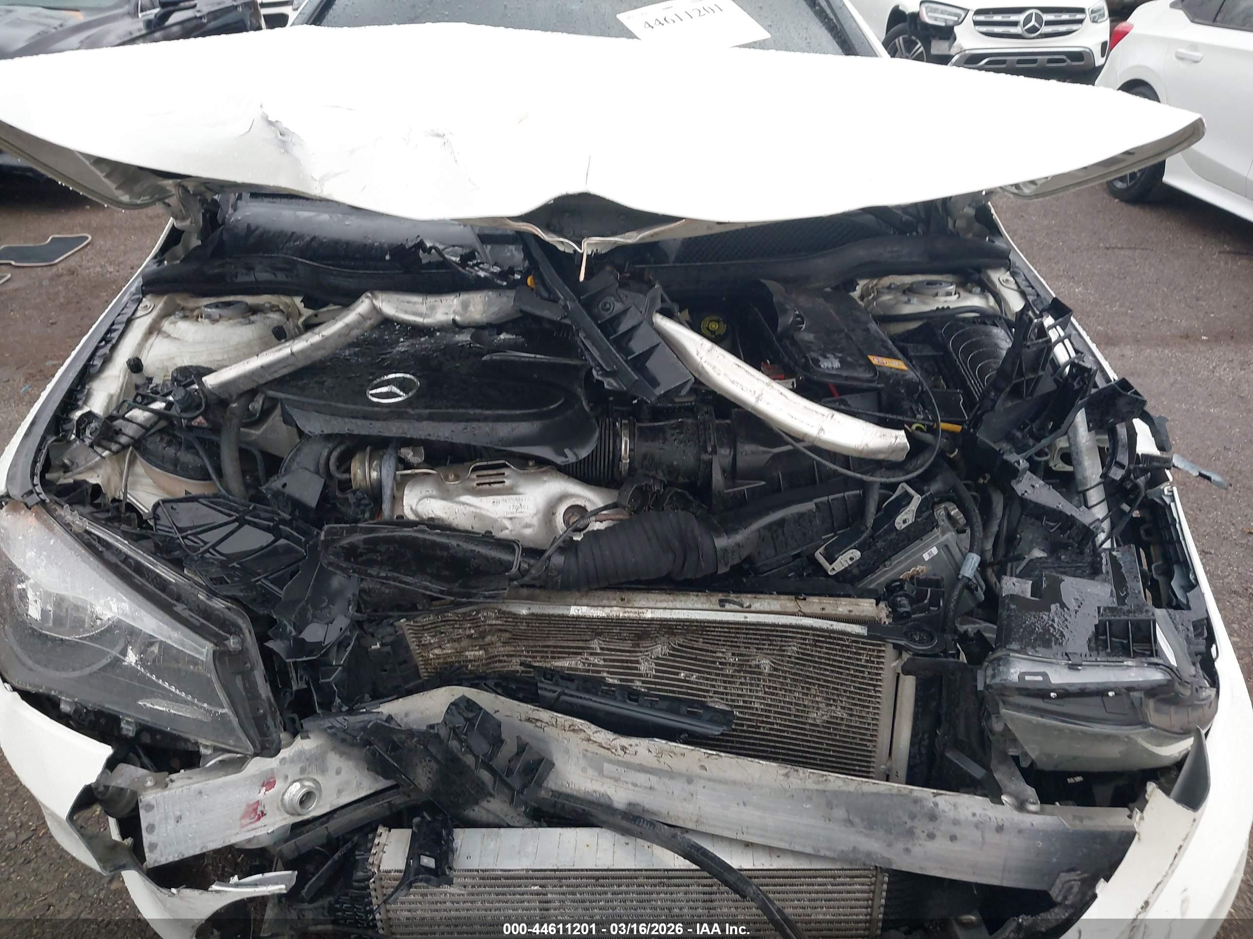 MERCEDES-BENZ CLA image 10