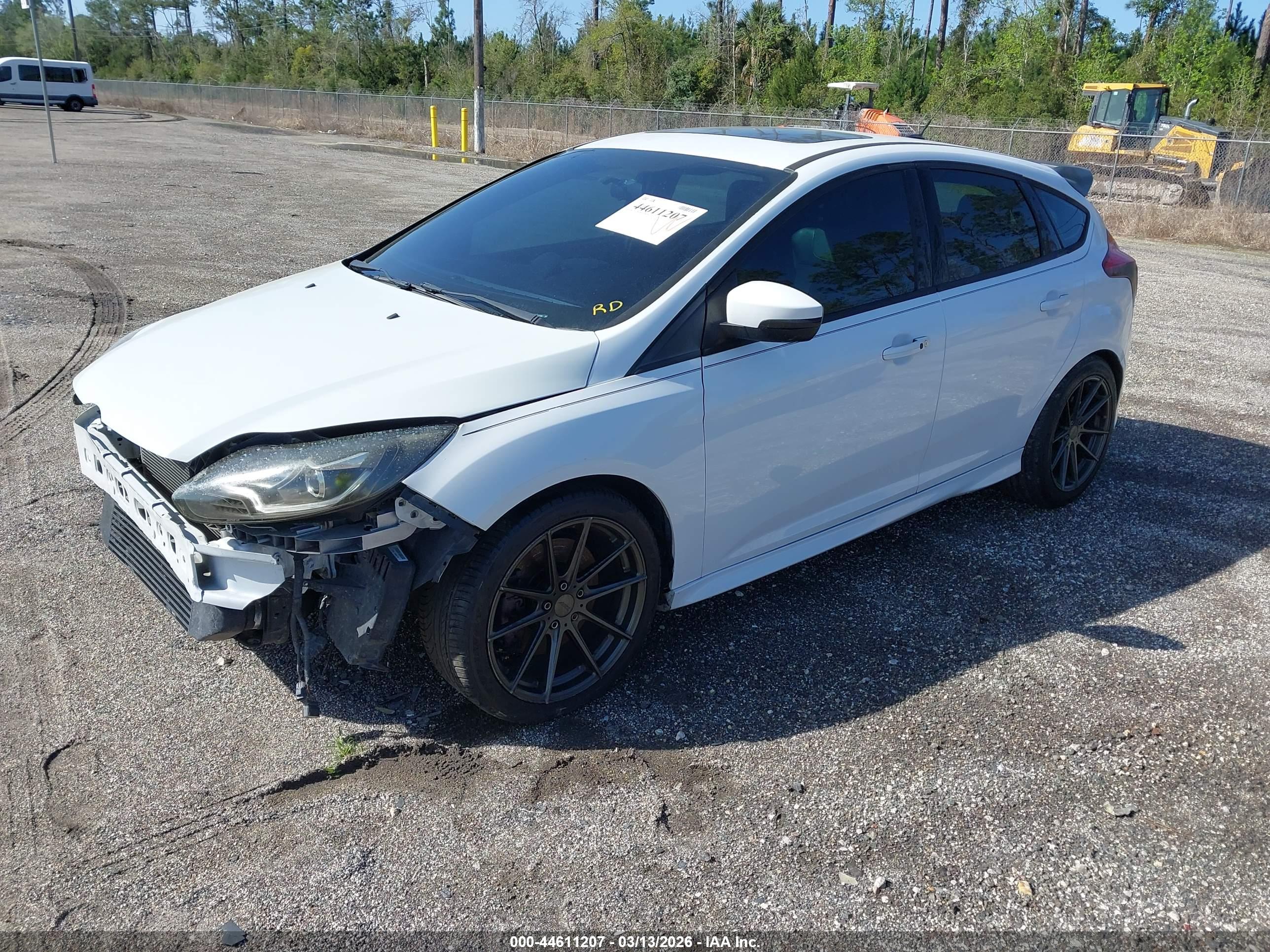 FORD FOCUS image 2