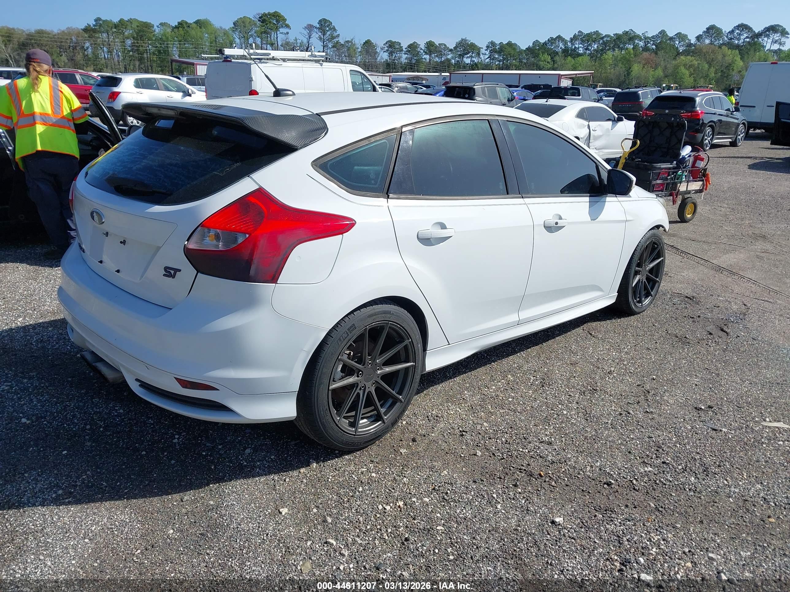 FORD FOCUS image 4