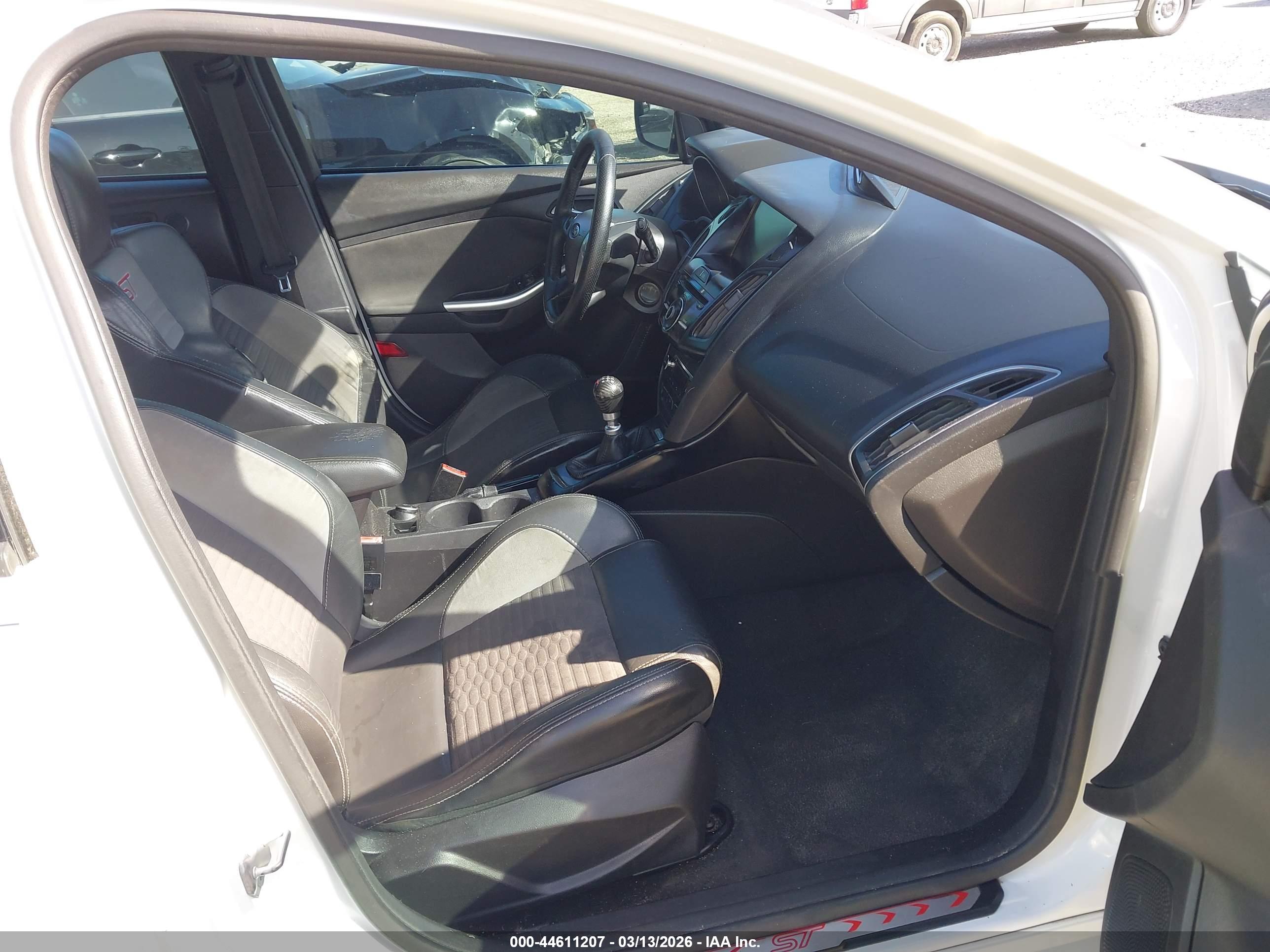 FORD FOCUS image 5