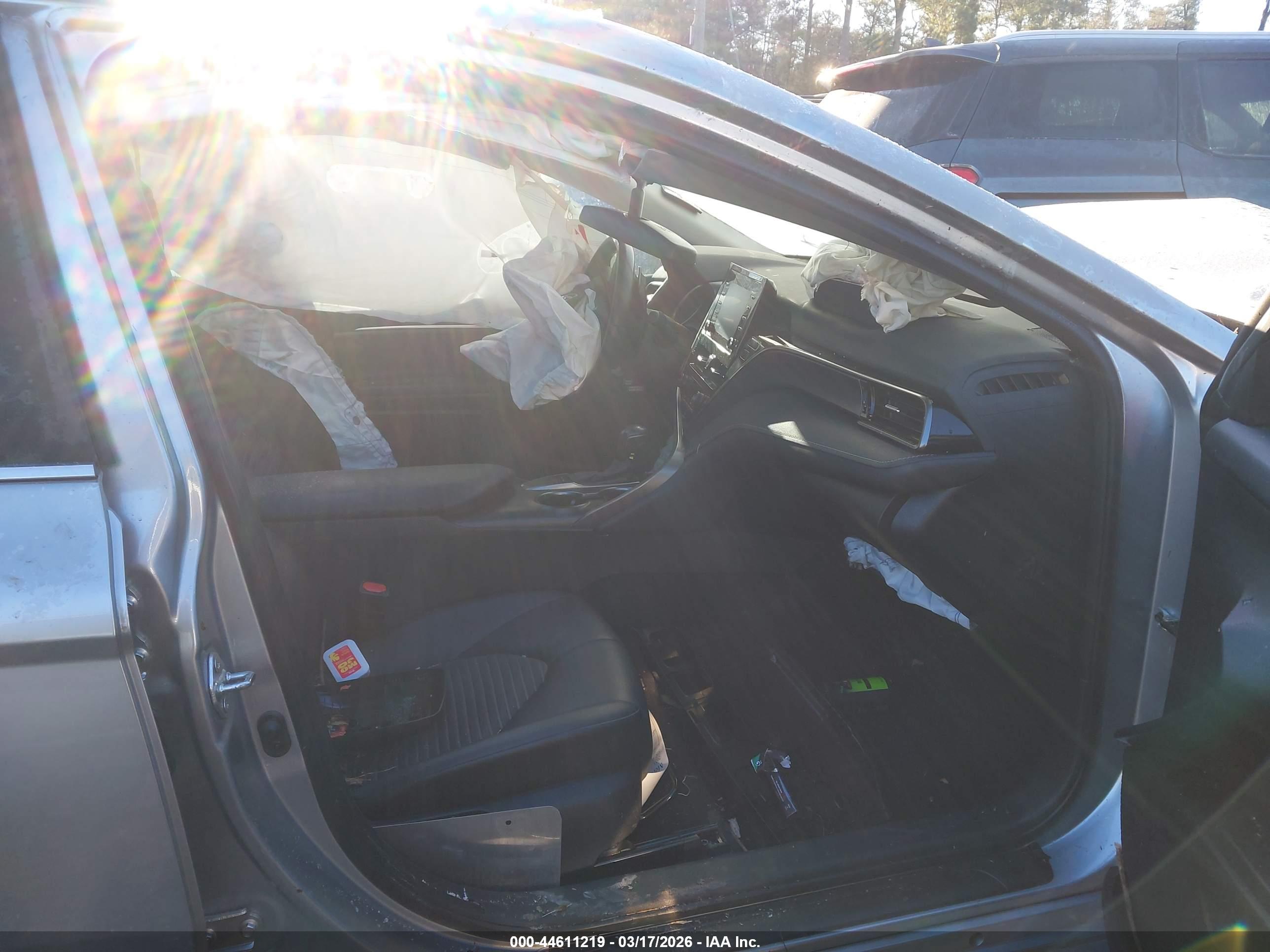 TOYOTA CAMRY image 5