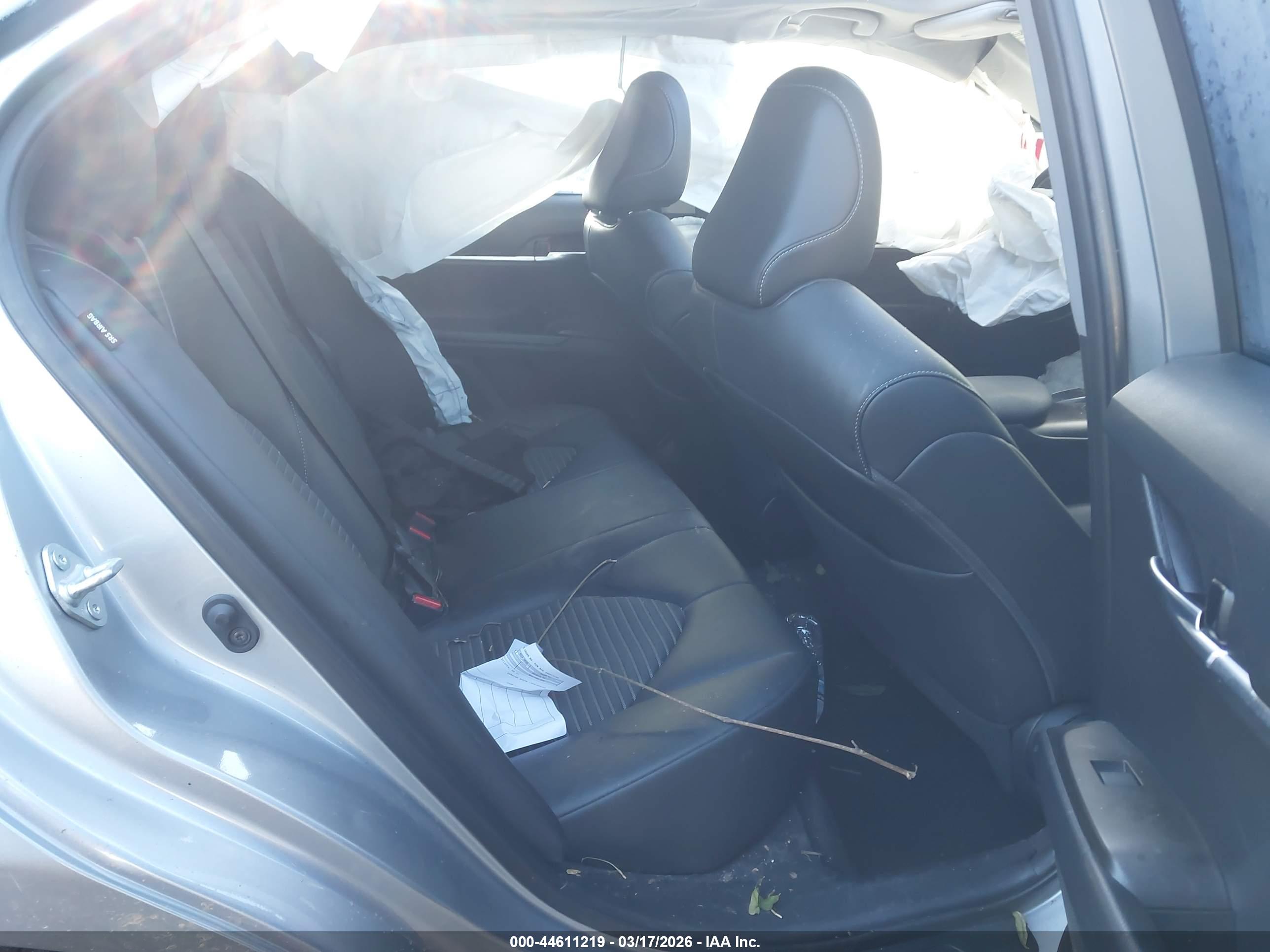 TOYOTA CAMRY image 8