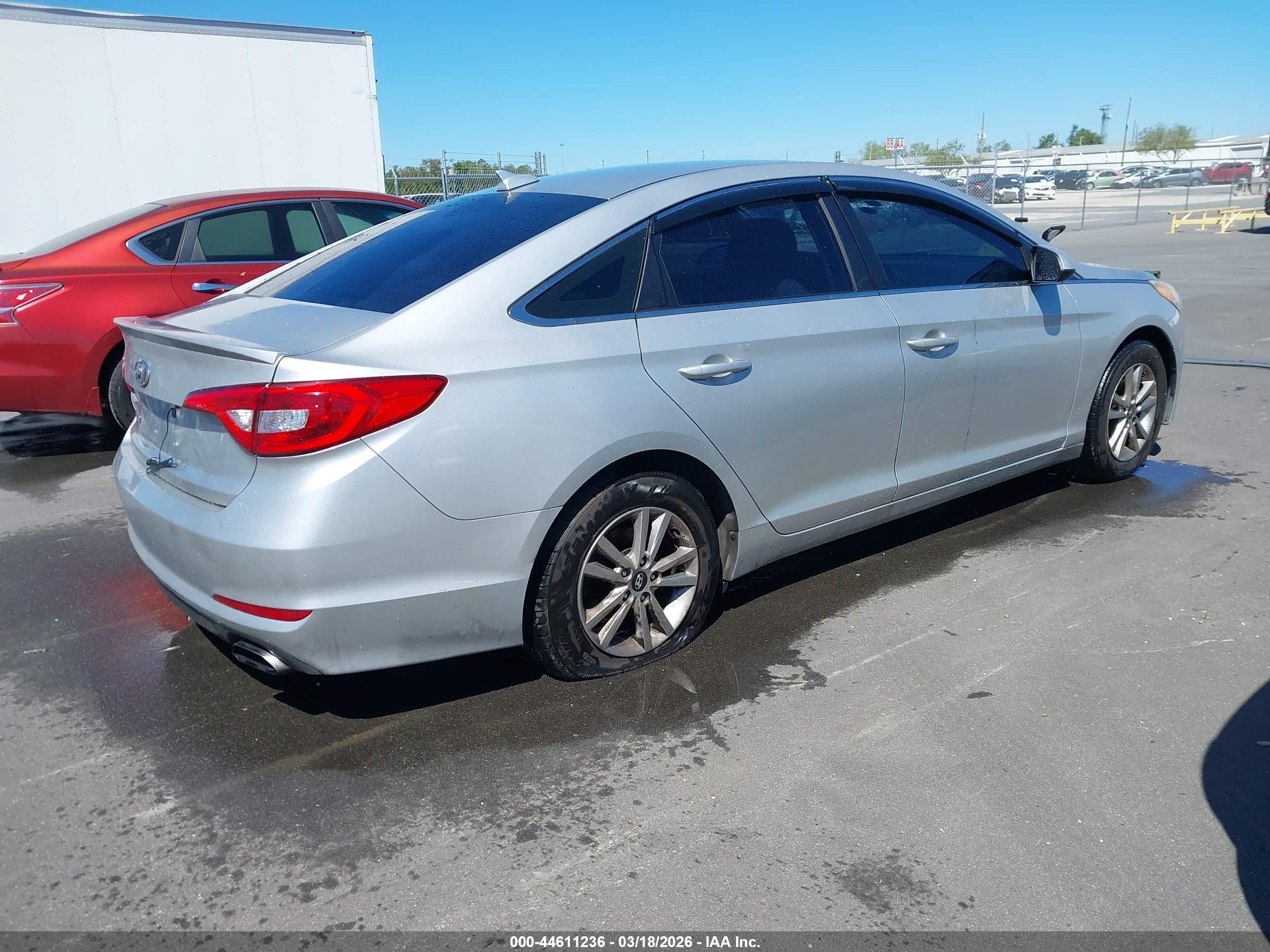 HYUNDAI SONATA image 4