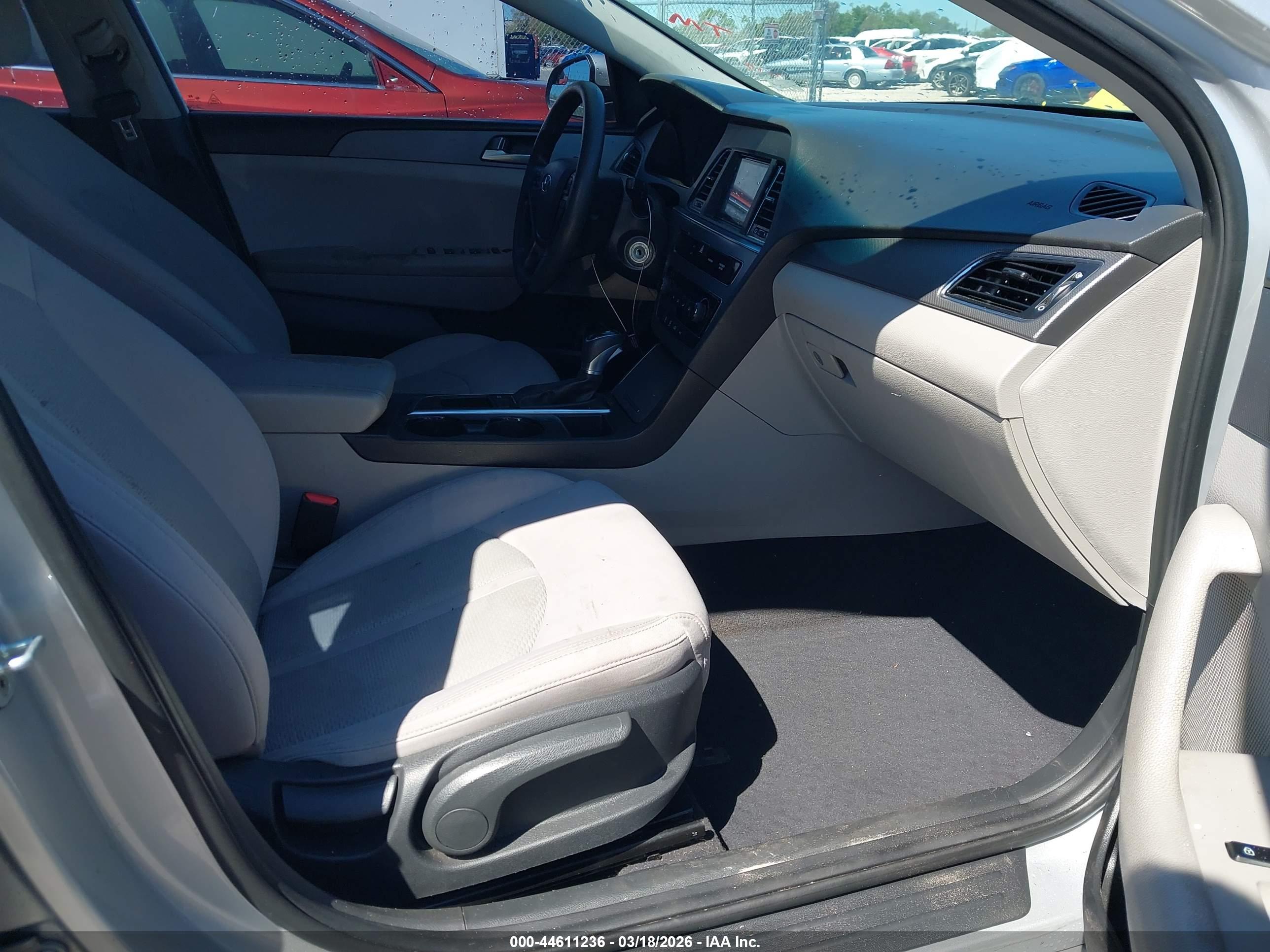 HYUNDAI SONATA image 5