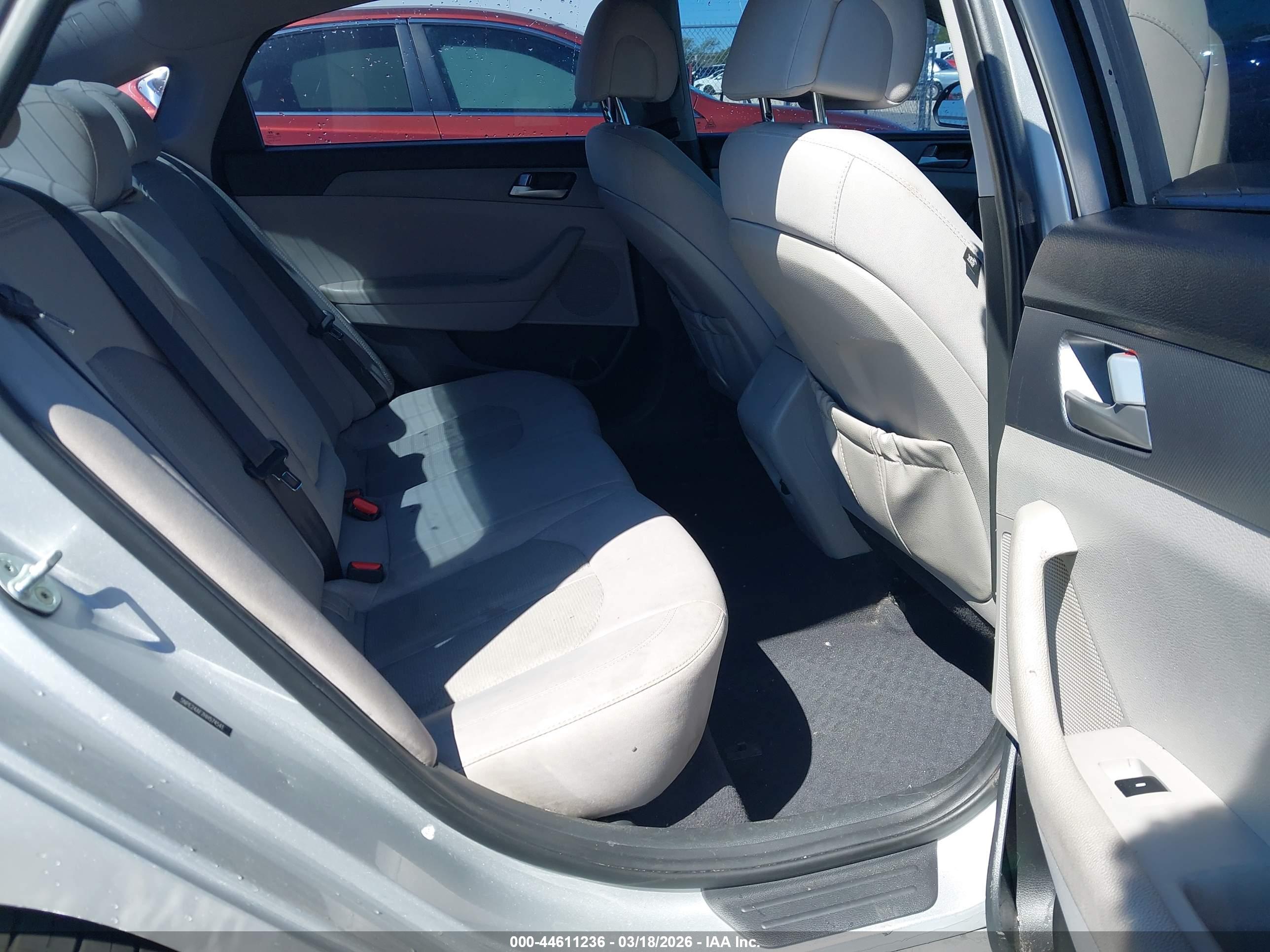HYUNDAI SONATA image 8