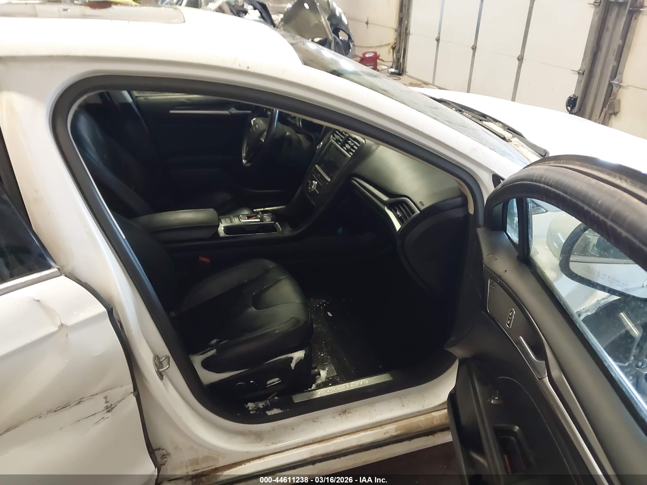 FORD FUSION image 5