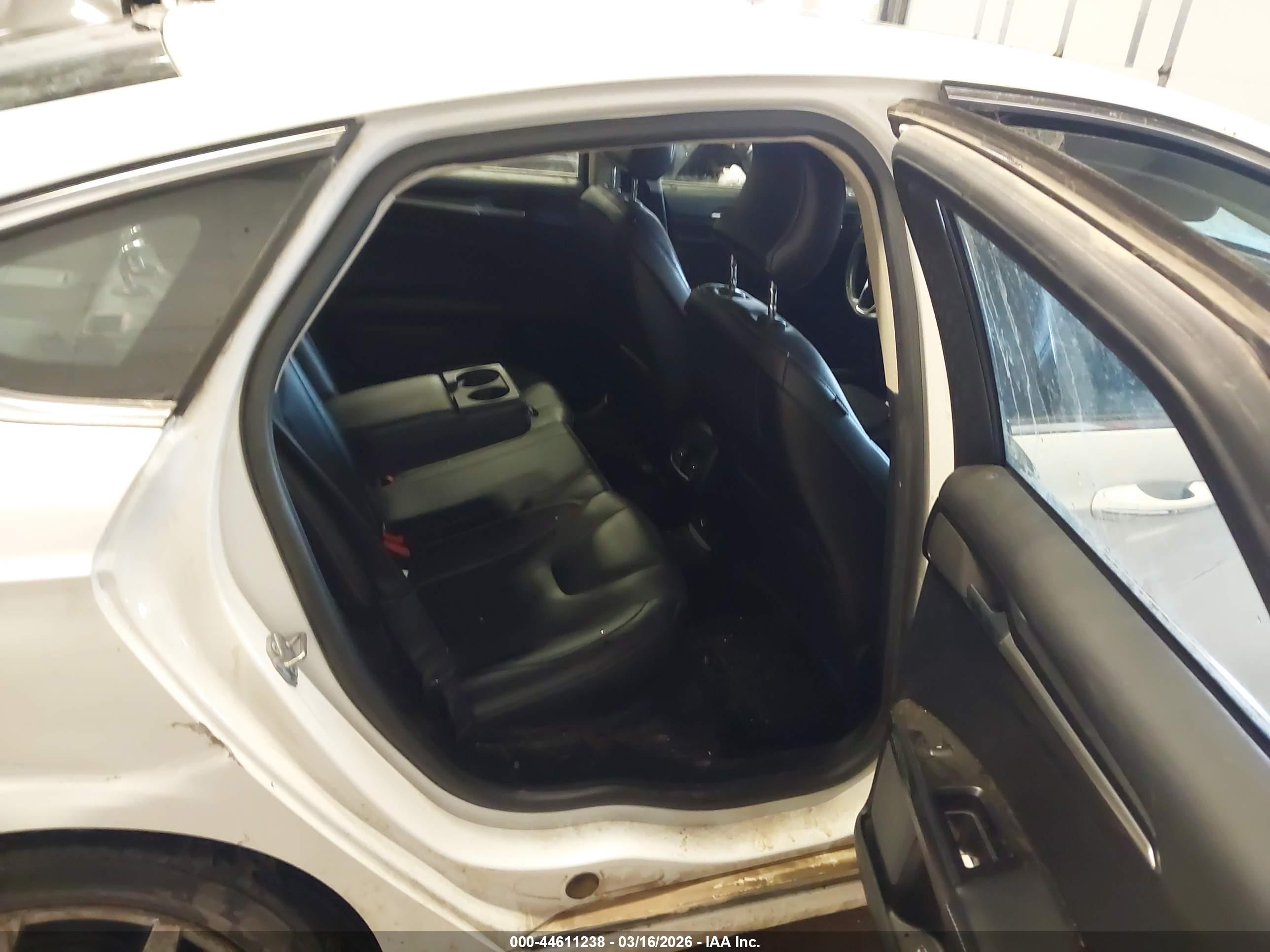 FORD FUSION image 8