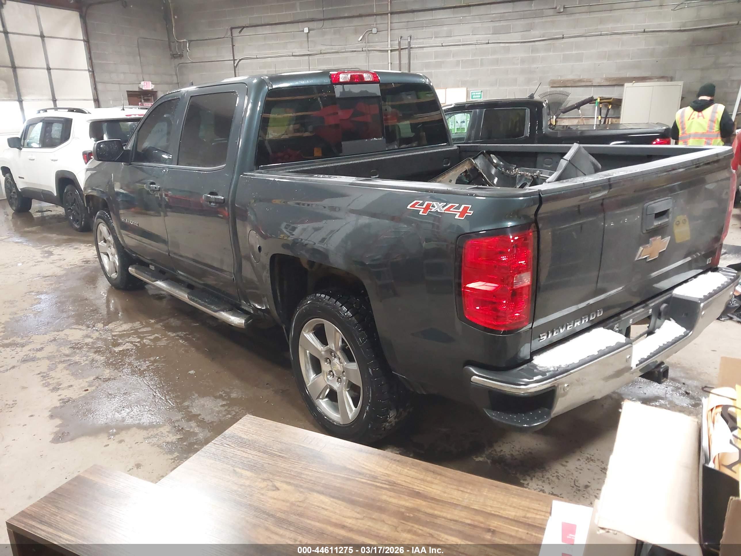 CHEVROLET SILVERADO image 3