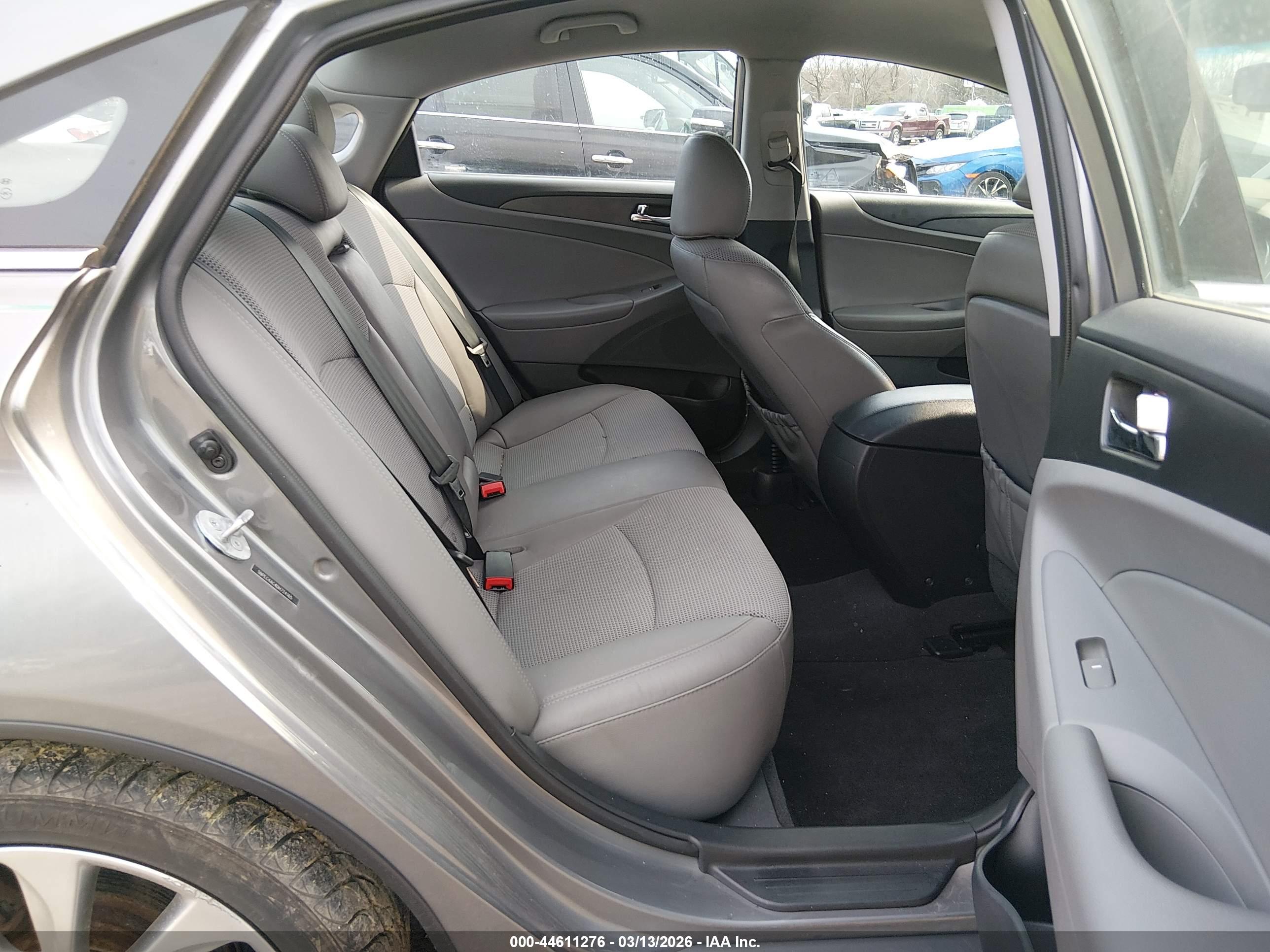 HYUNDAI SONATA image 8