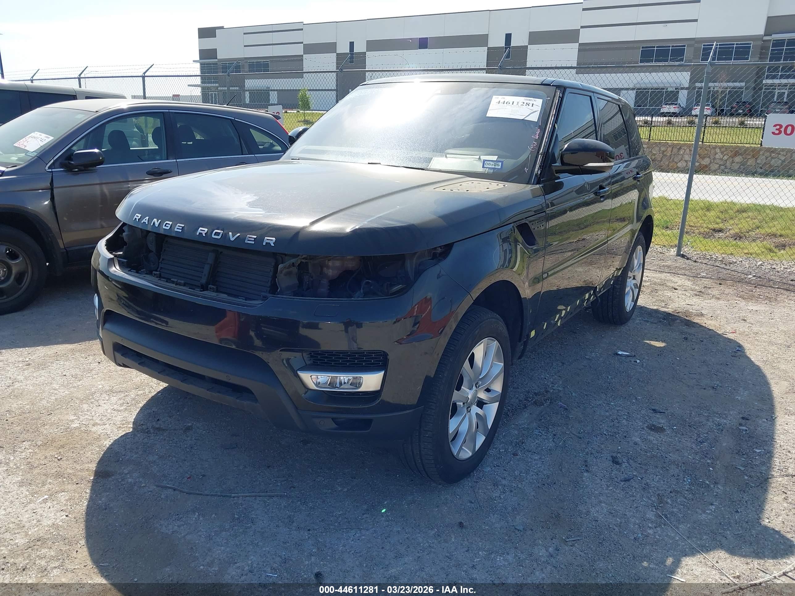 LAND ROVER image 2