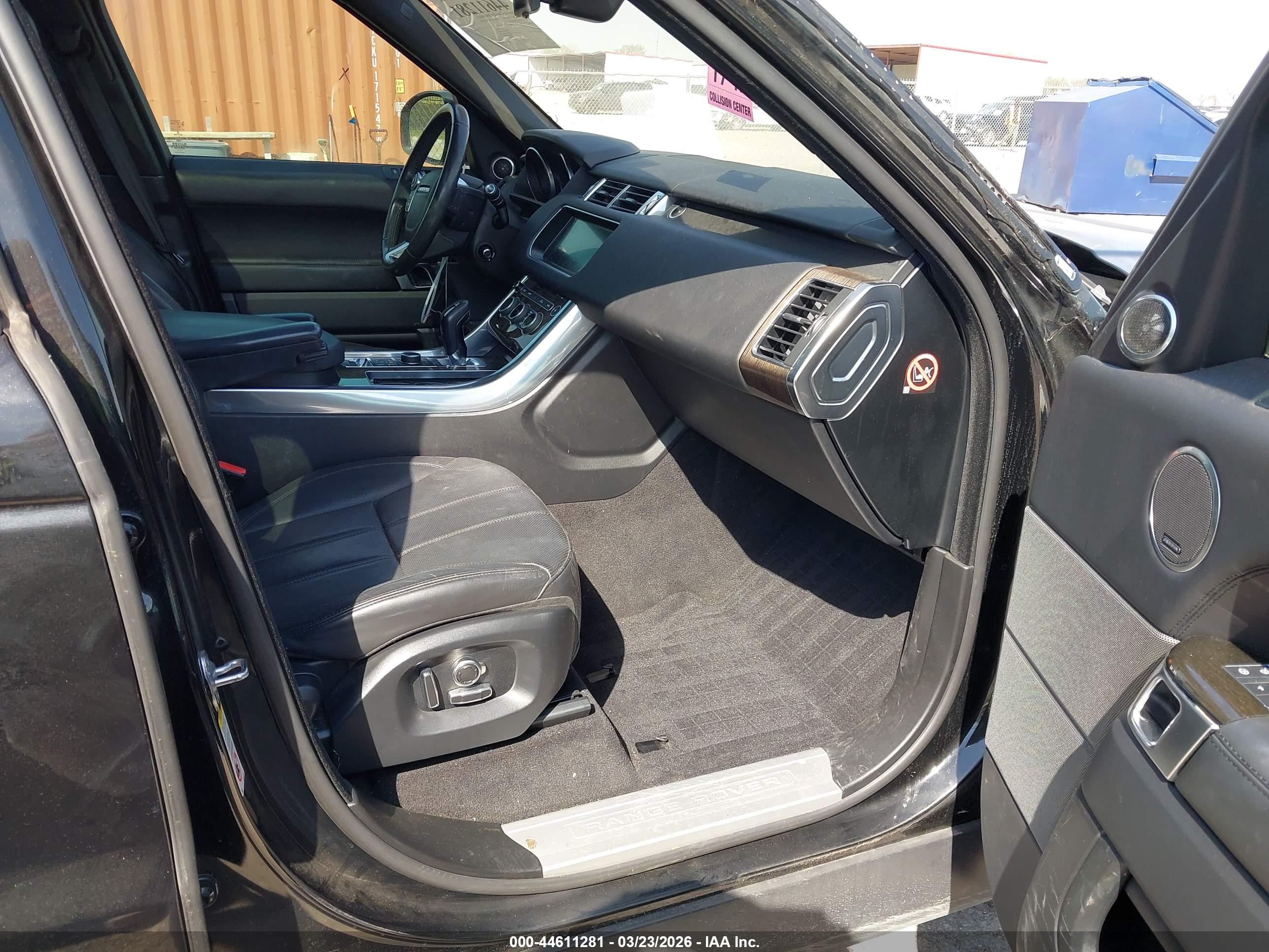 LAND ROVER image 5