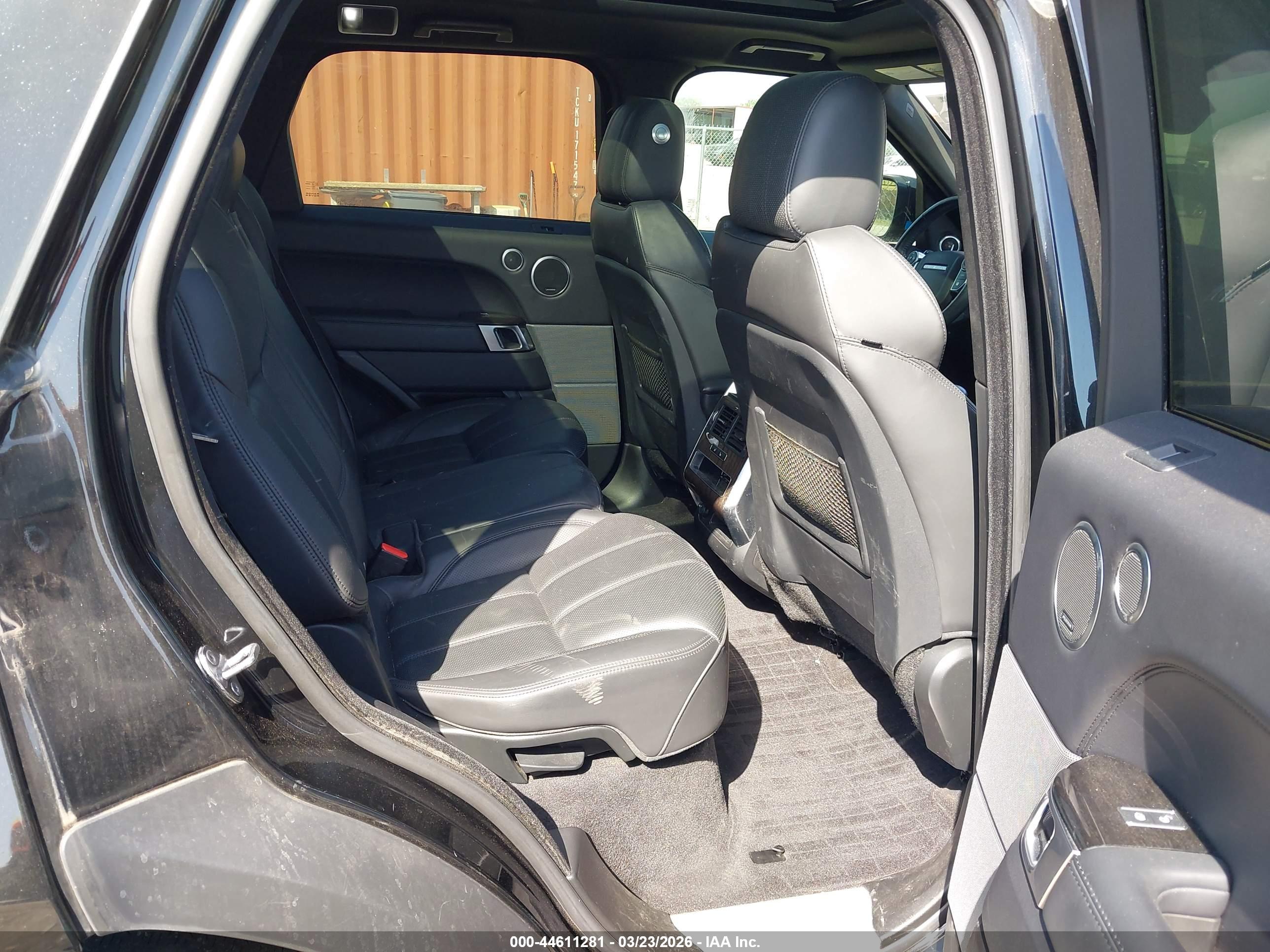 LAND ROVER image 8
