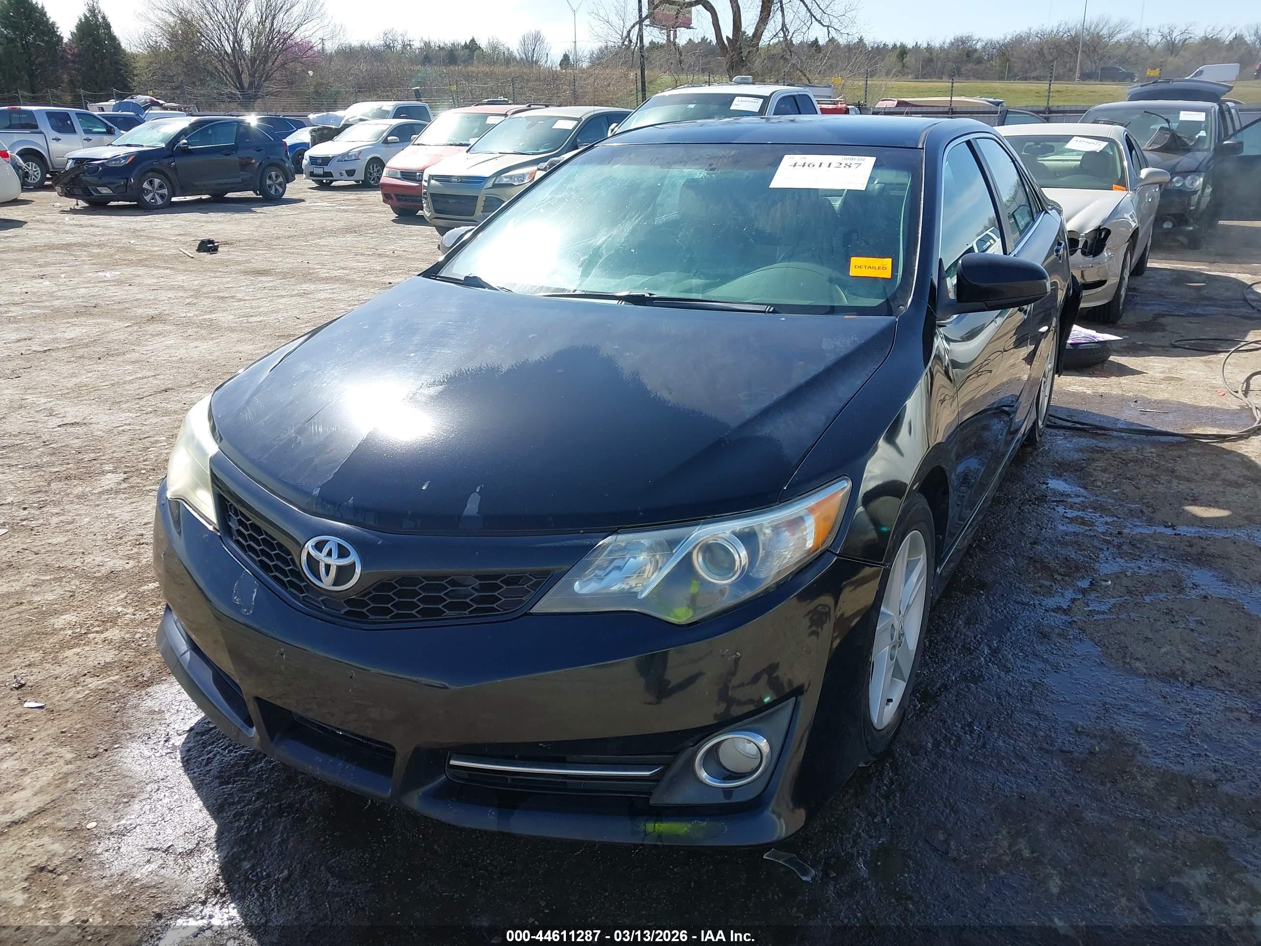TOYOTA CAMRY image 2