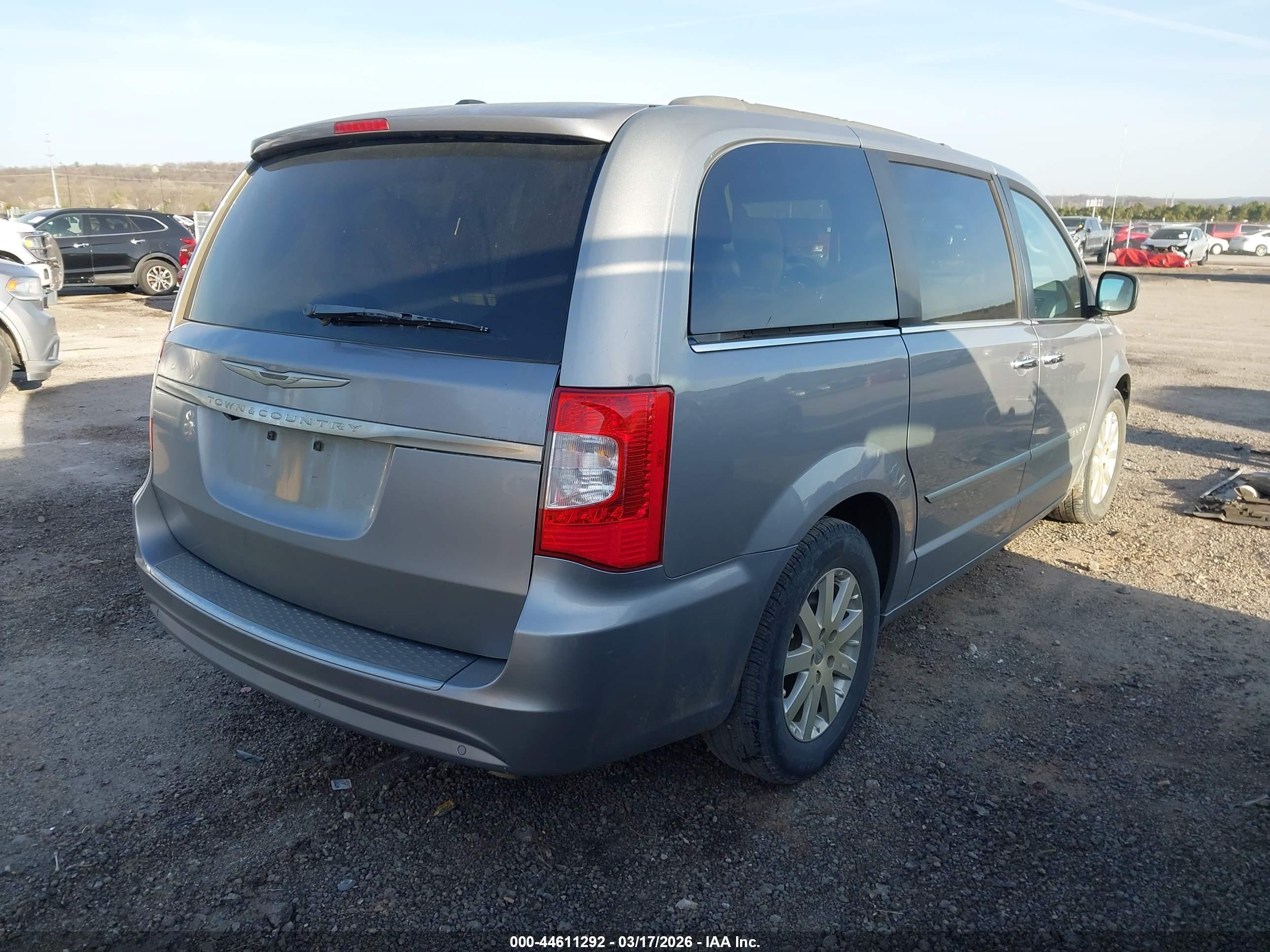 CHRYSLER TOWN image 4